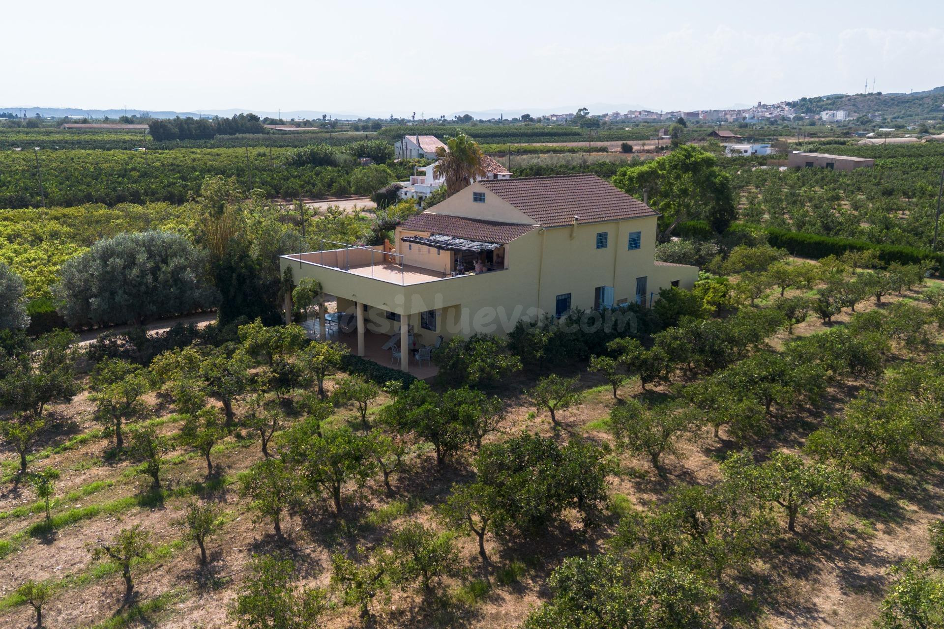 EXCLUSIVO REFUGIO RURAL COMPUESTO POR UNA FINCA RÚSTICA DE 5 - foto 3