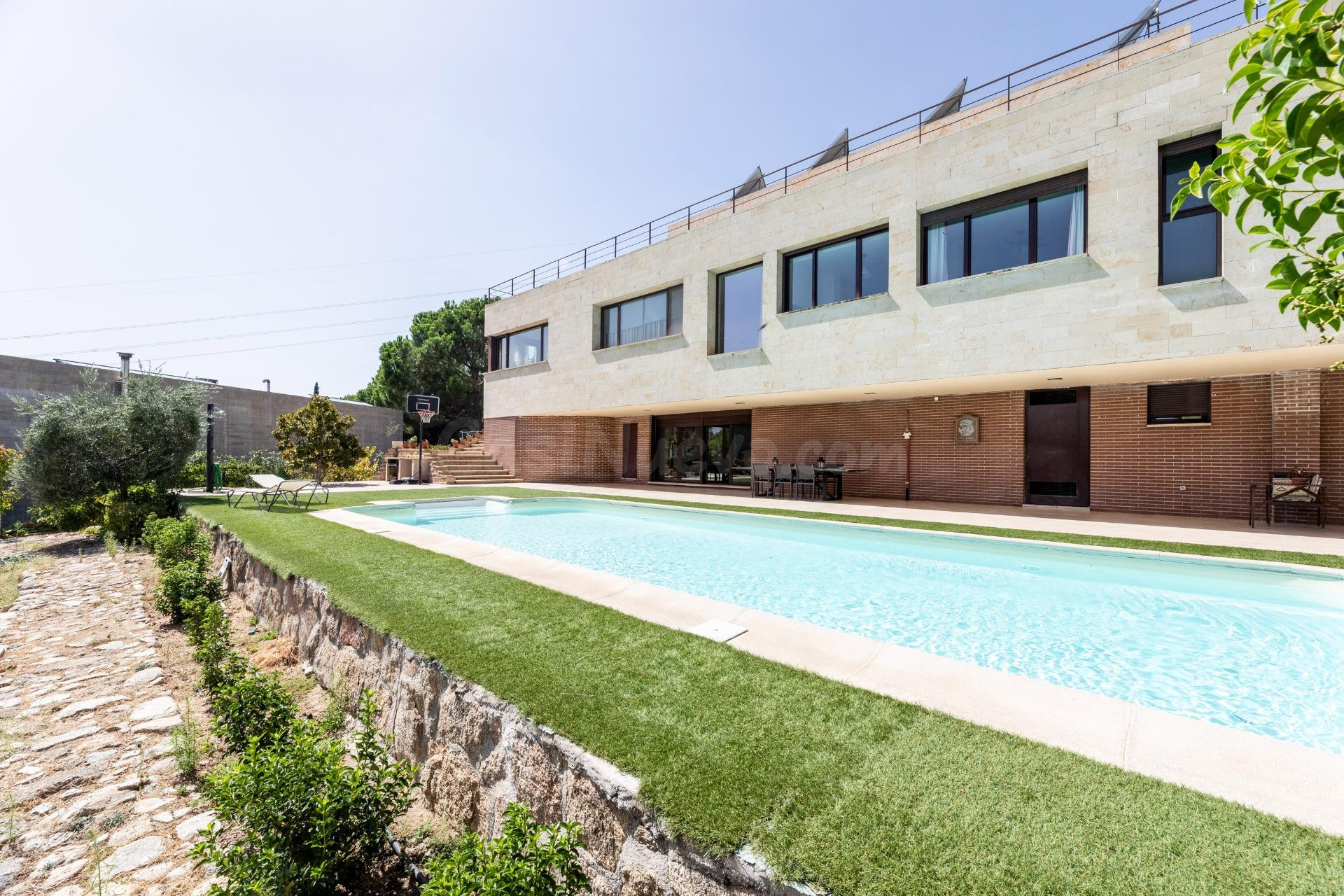 “Precioso y cómodo chalet moderno con vistas espectaculares 
