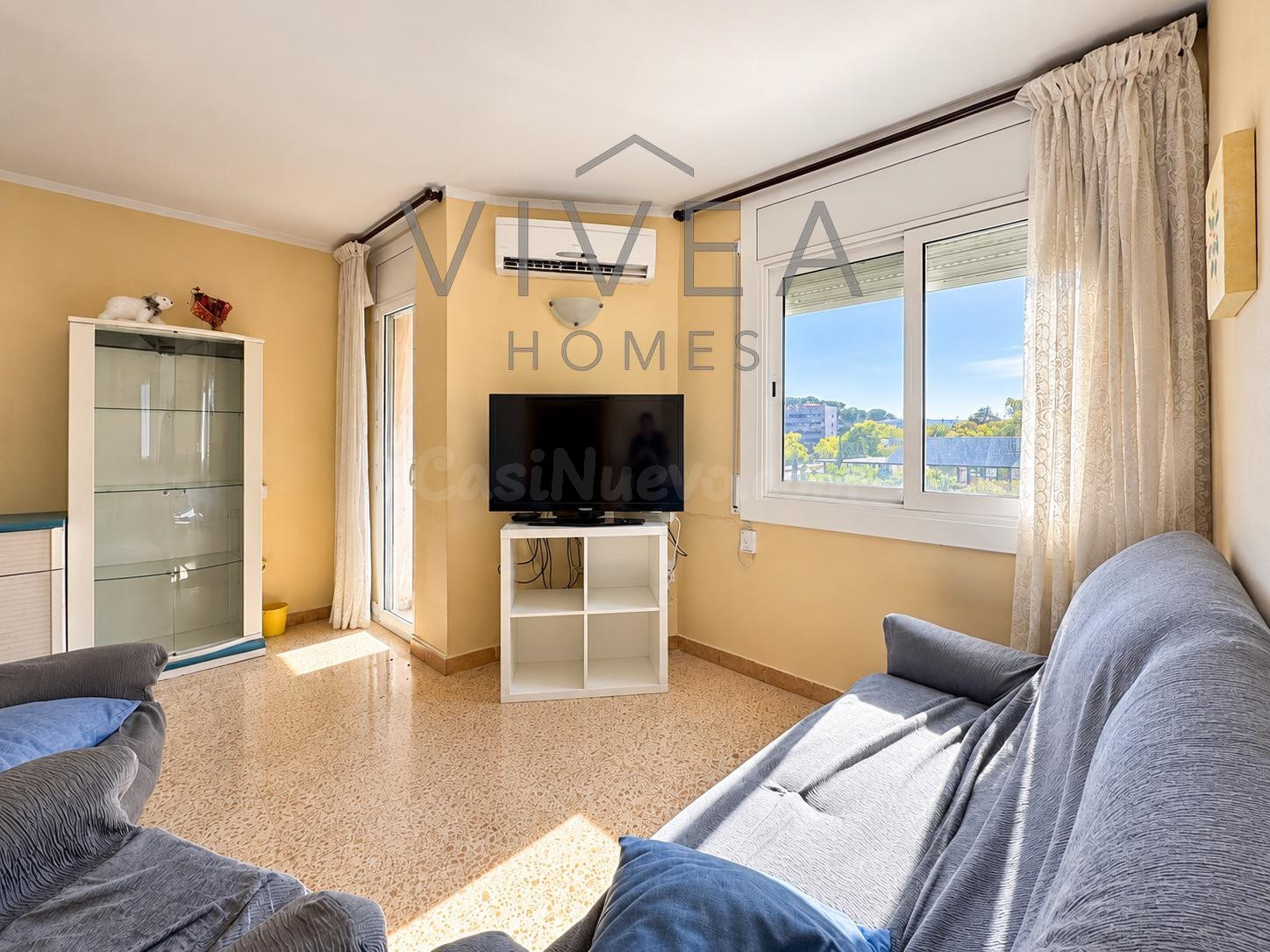 PISO MUY SOLEADO (4 DORMITORIOS, 2 BAÑOS, BALCÓN) DOBLE ASCE - foto 4