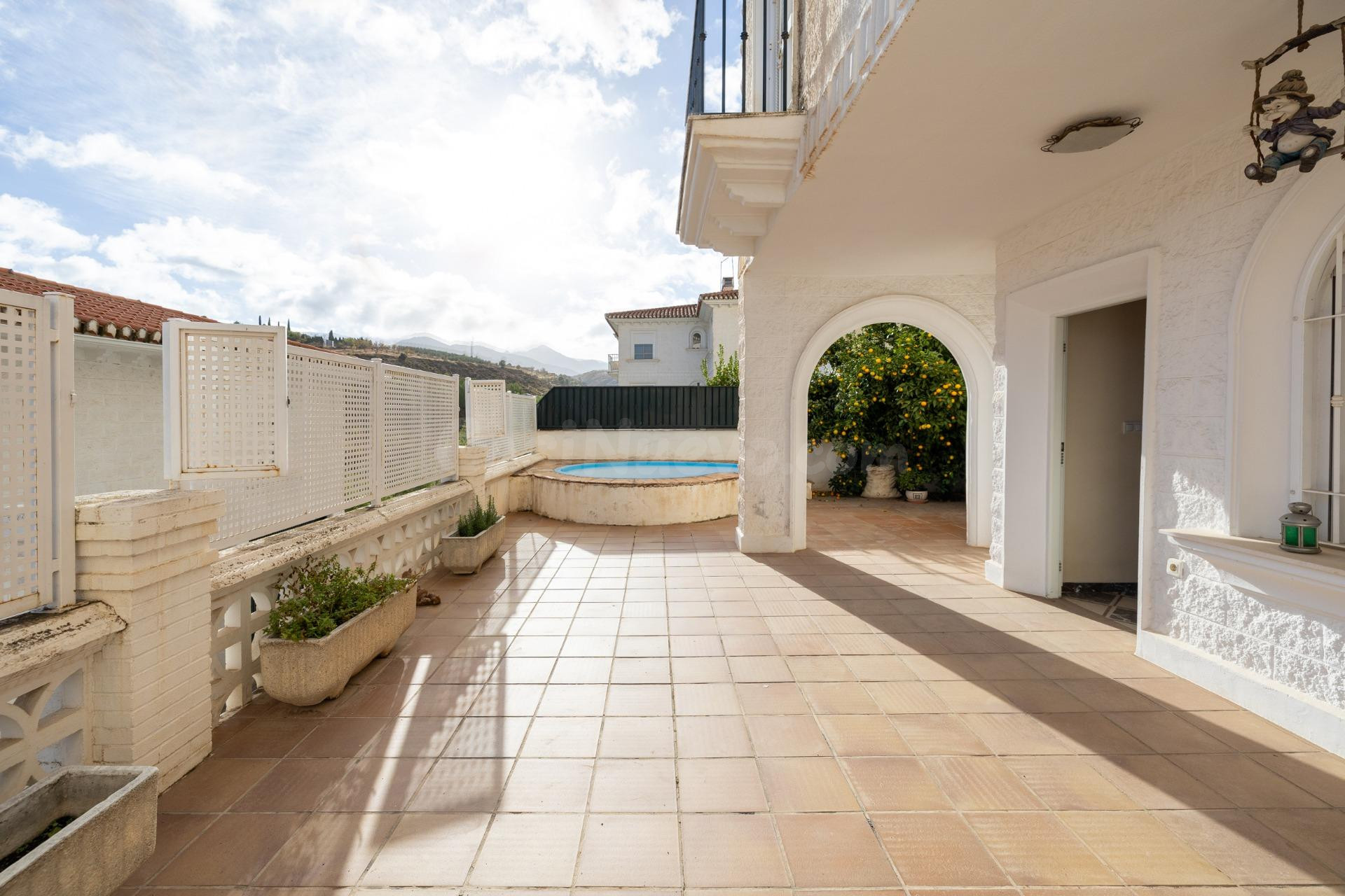 ¡Espectacular vivienda en Gójar con piscina propia!
