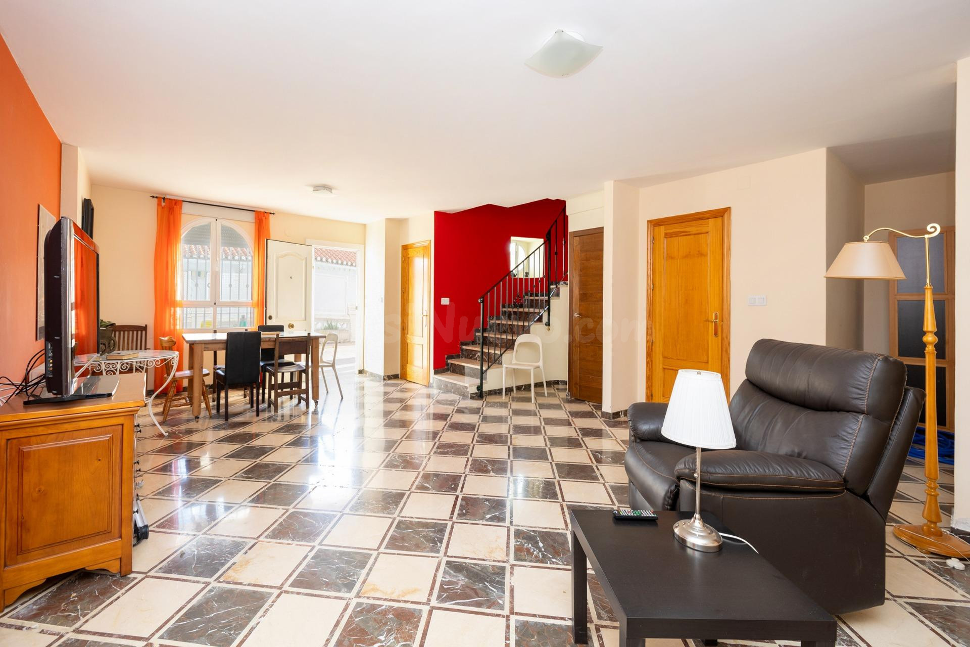¡Espectacular vivienda en Gójar con piscina propia! - foto 2