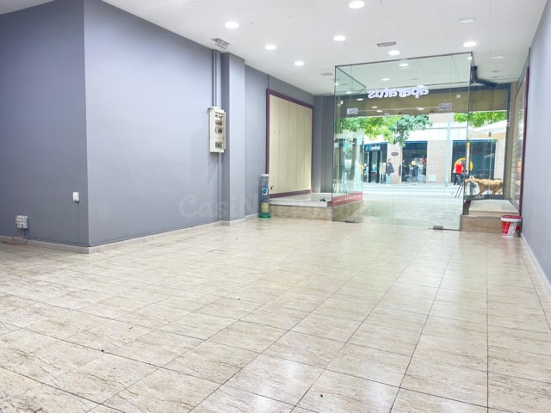 Local comercial en alquiler - foto 2