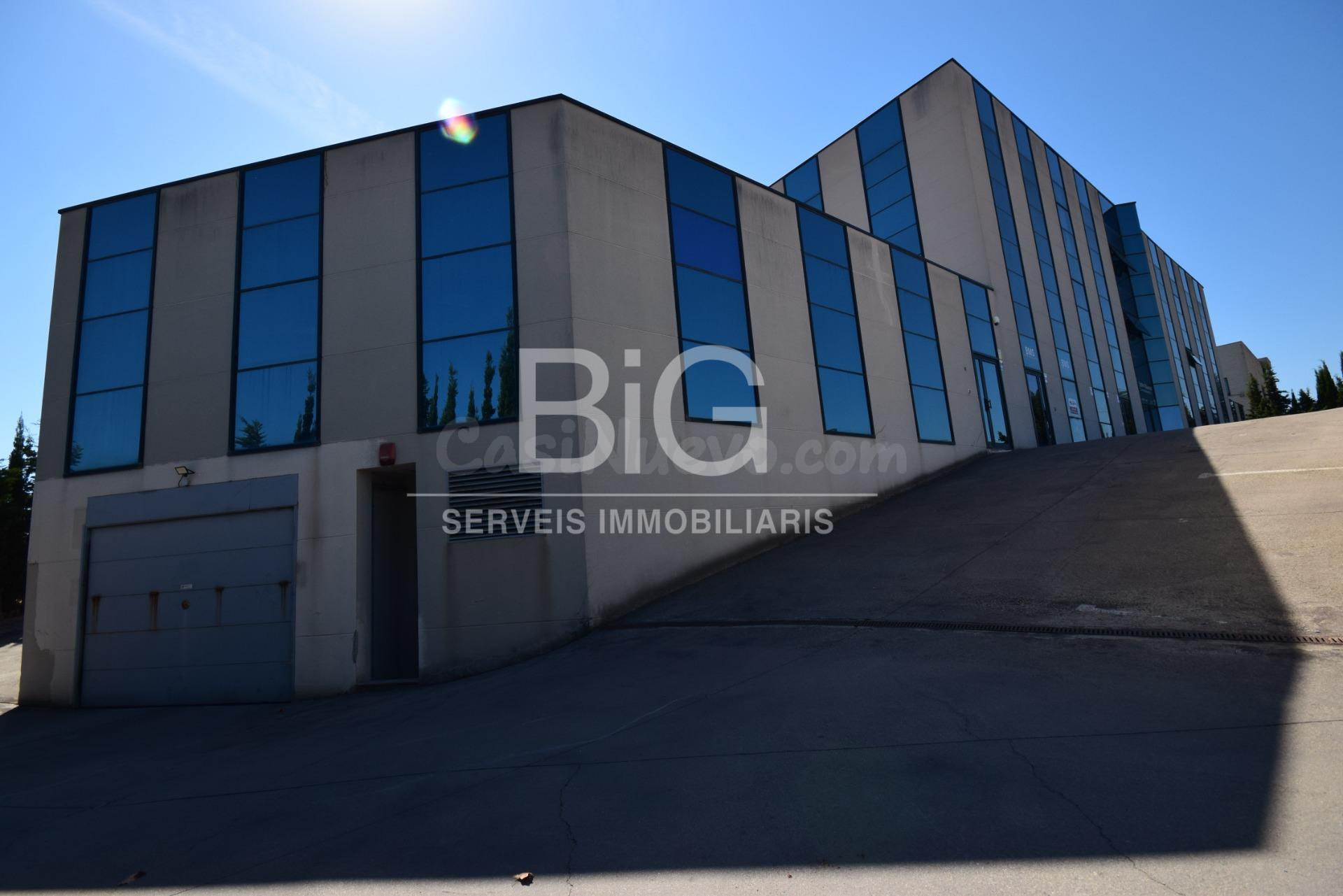 Oficina en alquiler con 6 plazas de parking - foto 2