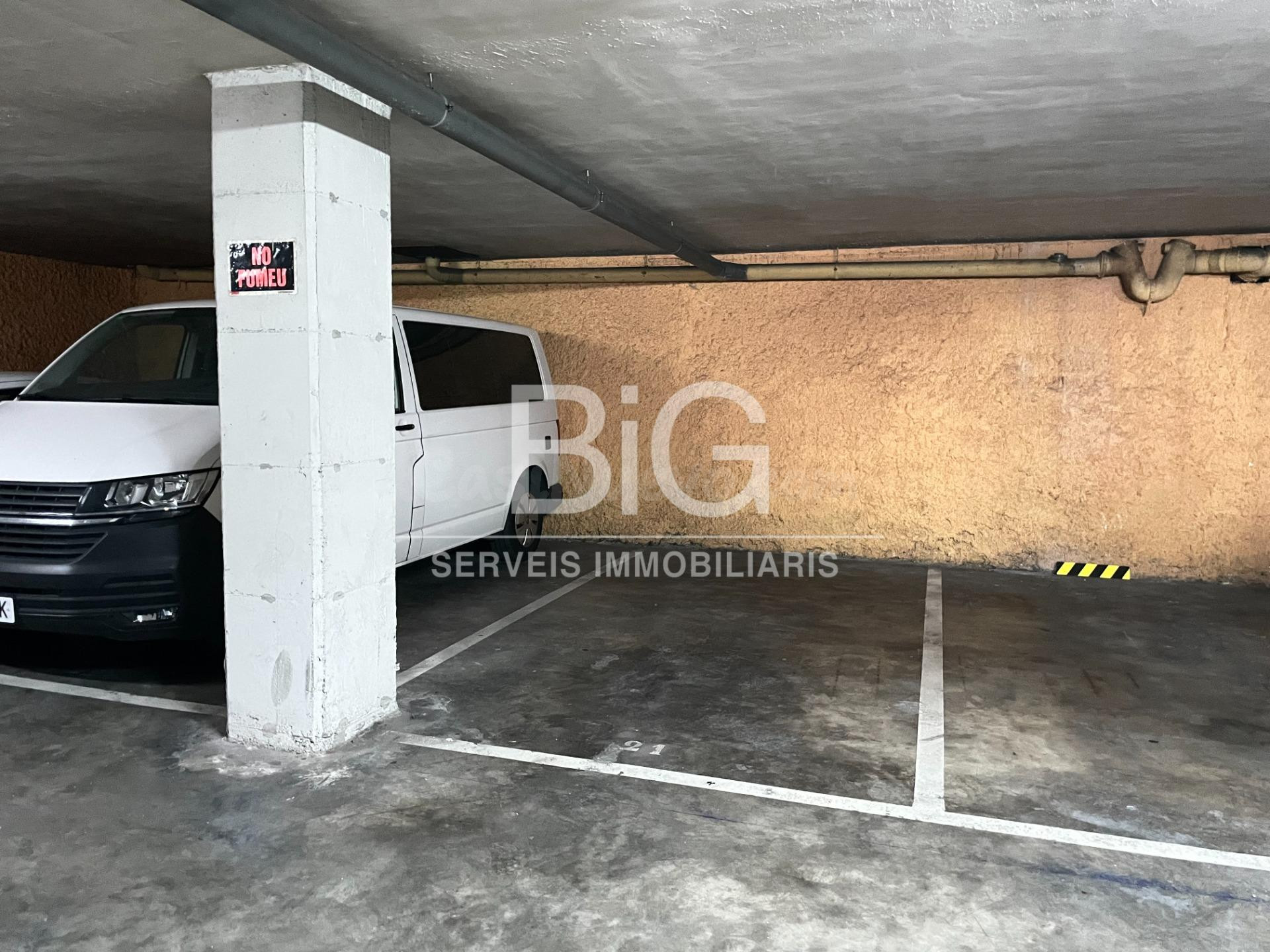 Parking para coche mediano-grande - foto 2