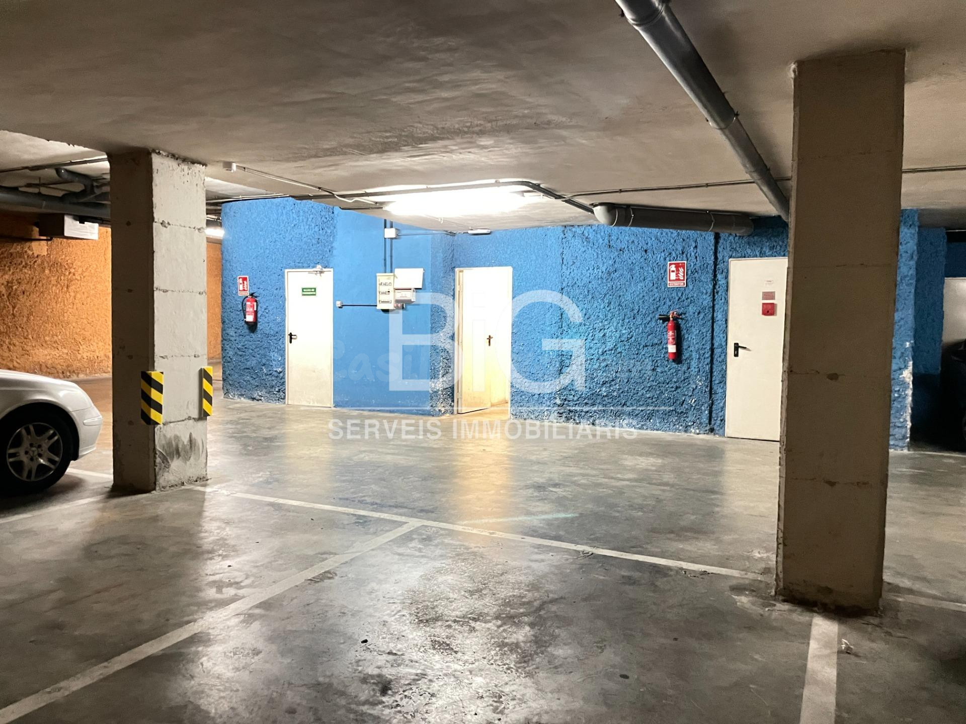 Parking para coche mediano-grande - foto 3