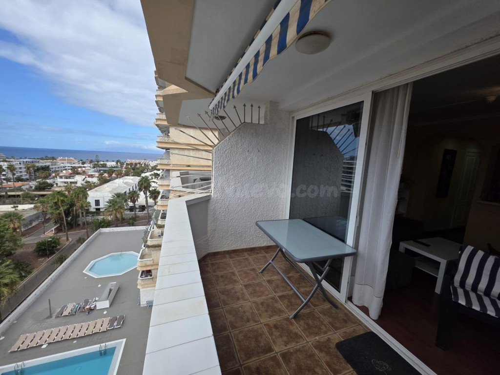 Apartamento reformado con vistas al mar en Playa de las Amér - foto 2