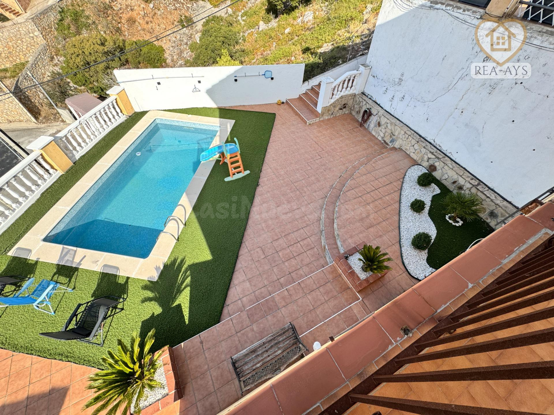Espacio, privacidad, piscina y dos viviendas en una misma fi - foto 2