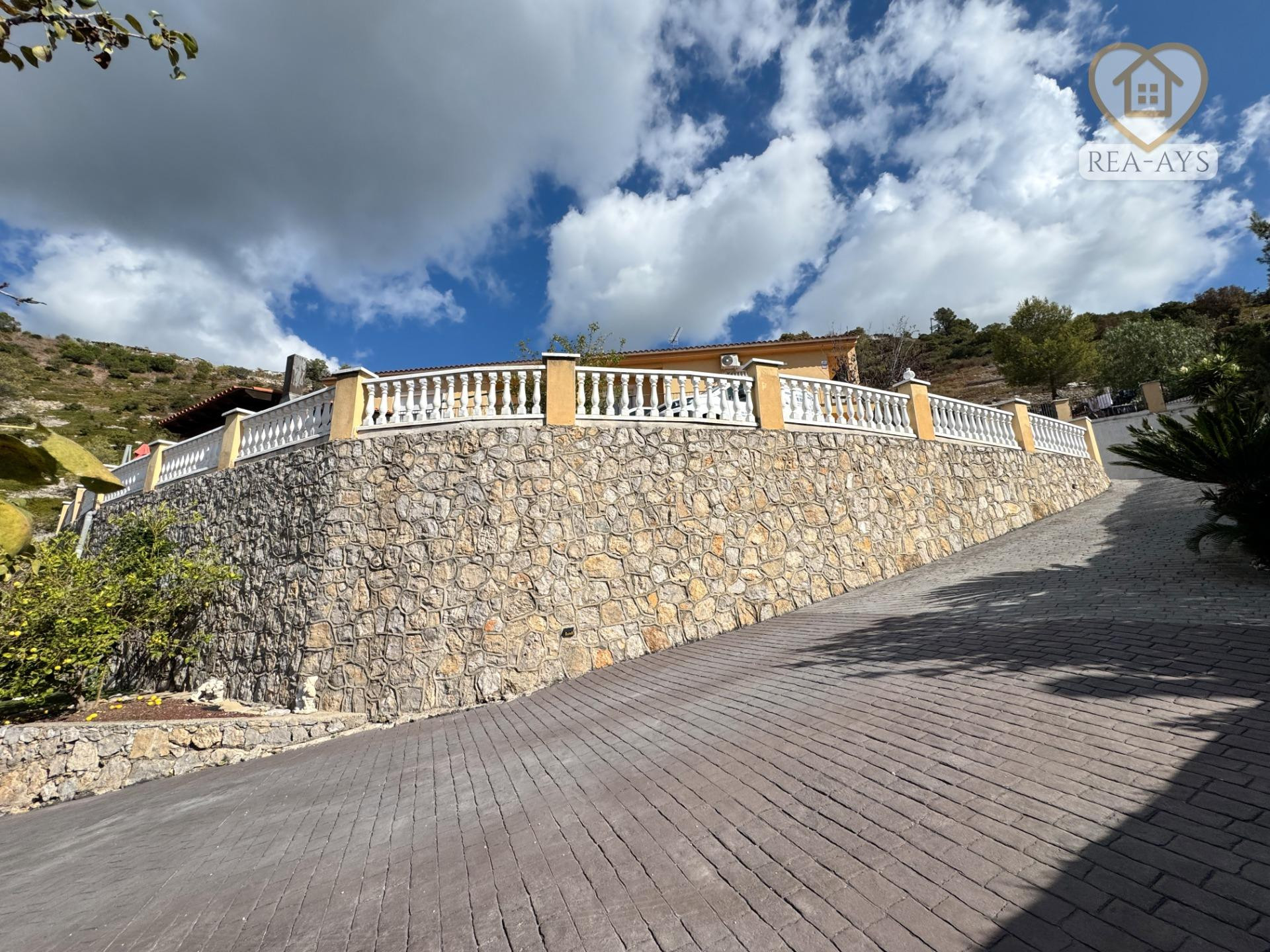 Espacio, privacidad, piscina y dos viviendas en una misma fi - foto 4