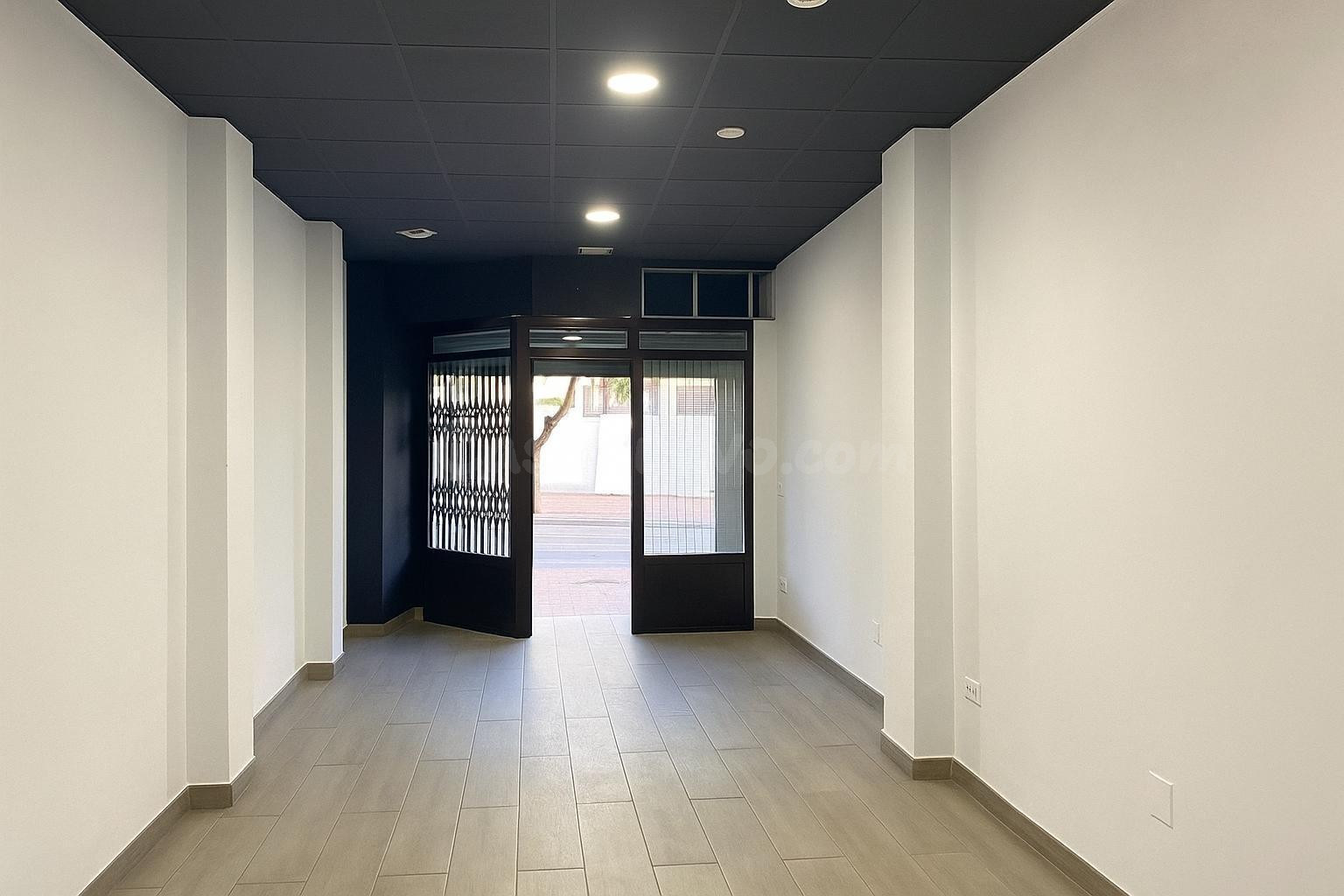 Local comercial con muchas posibilidades