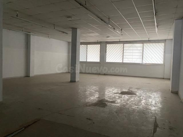 Amplio Local Comercial en Alquiler - La Bordeta, Lleida