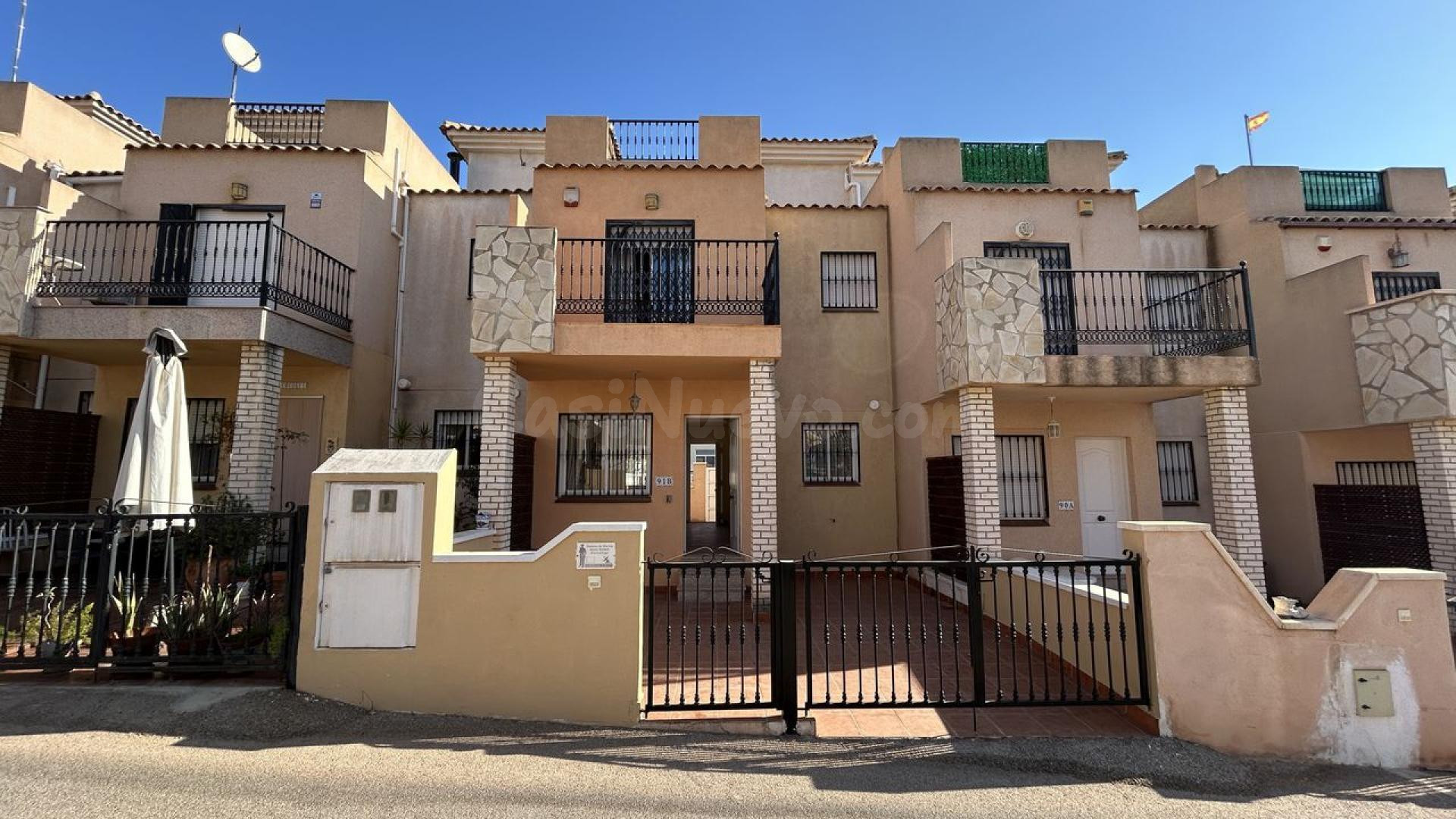 Casa 2 habitaciones 90m² en venta - Urbanización Perla del M