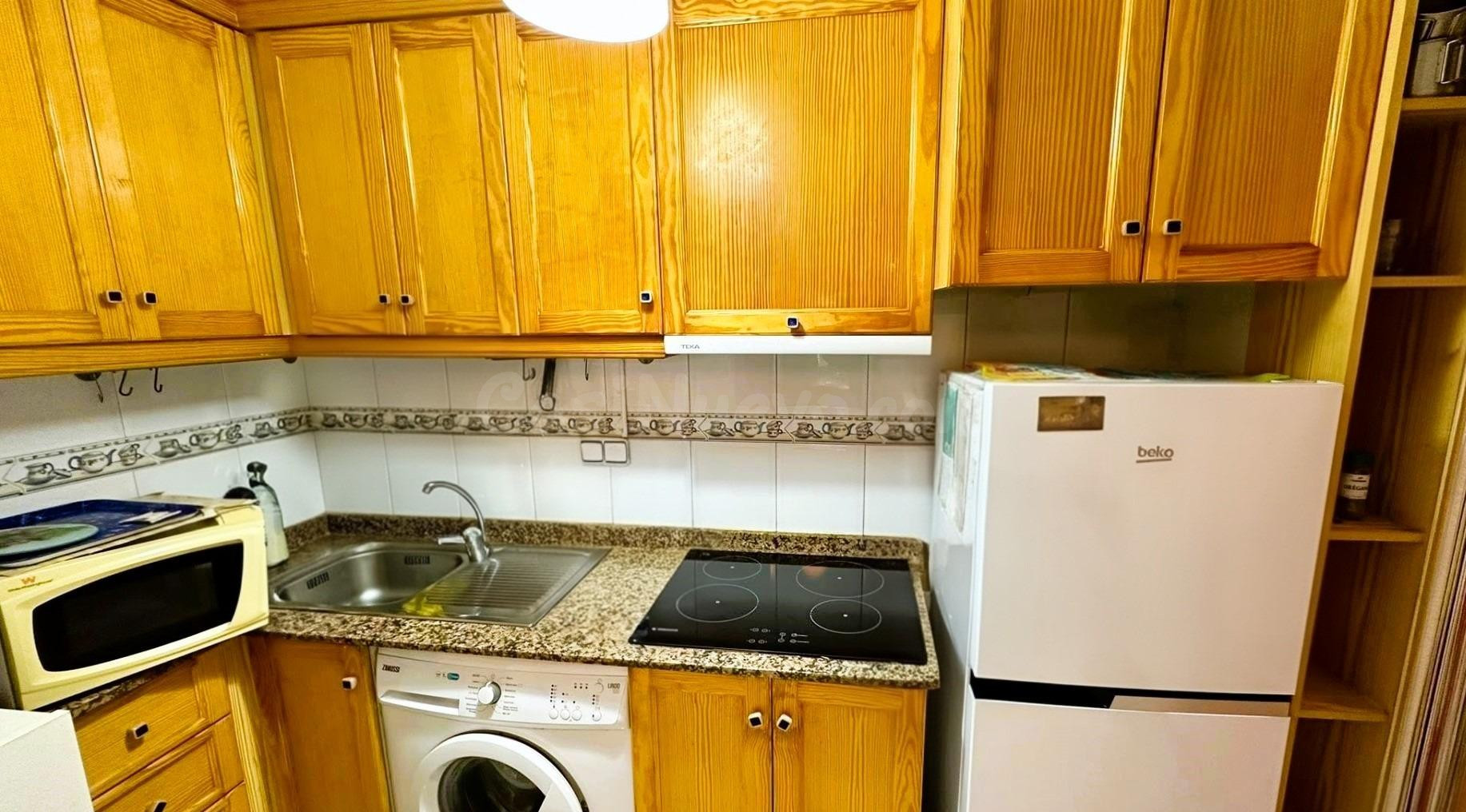 Se vende amplio estudio en el centro de Torrevieja - foto 3