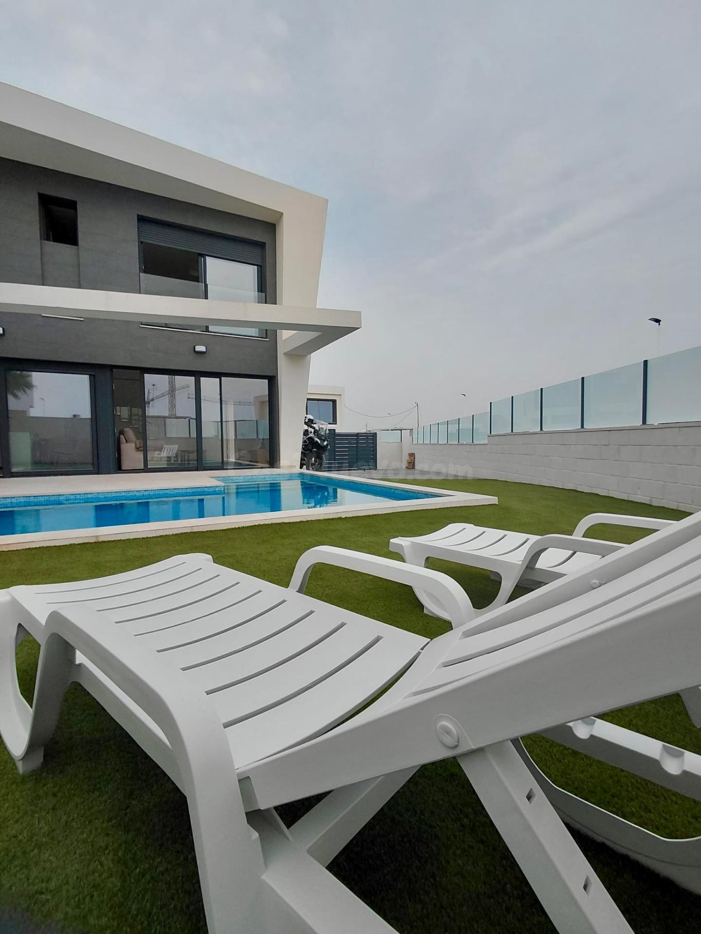 Moderna casa pareada en venta en Gran Alacant - foto 3