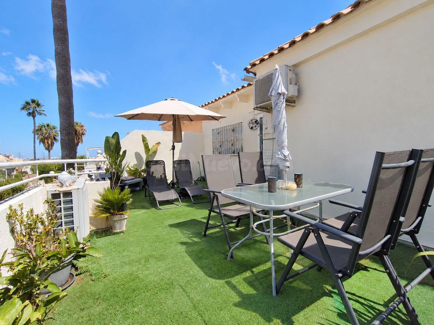 PRECIOSA CASA ADOSADA EN ESQUINA CON 3 DORMITORIOS Y 2 BAÑOS - foto 5