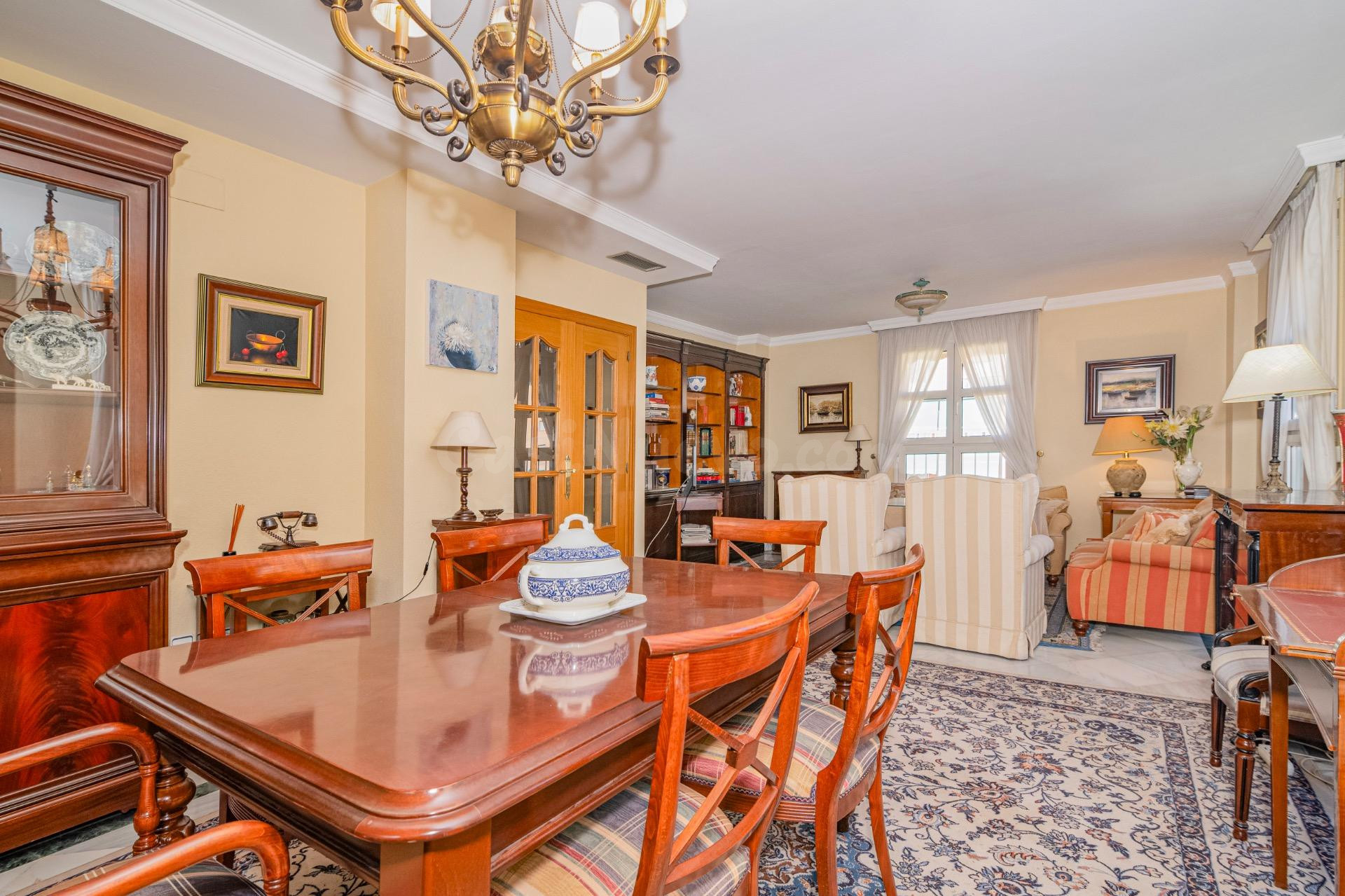 ✨ Amplia vivienda de 4 dormitorios con garaje y trastero en  - foto 3