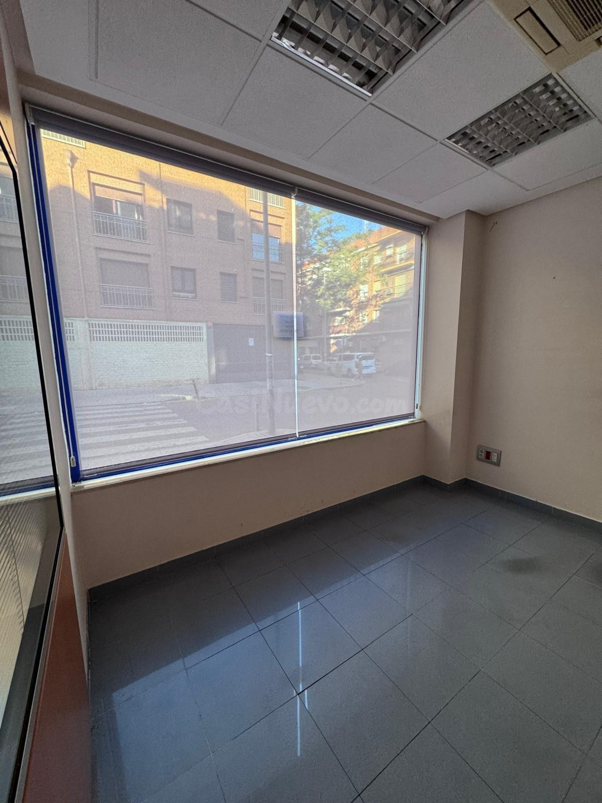 Local comercial junto al Vial Norte - foto 3