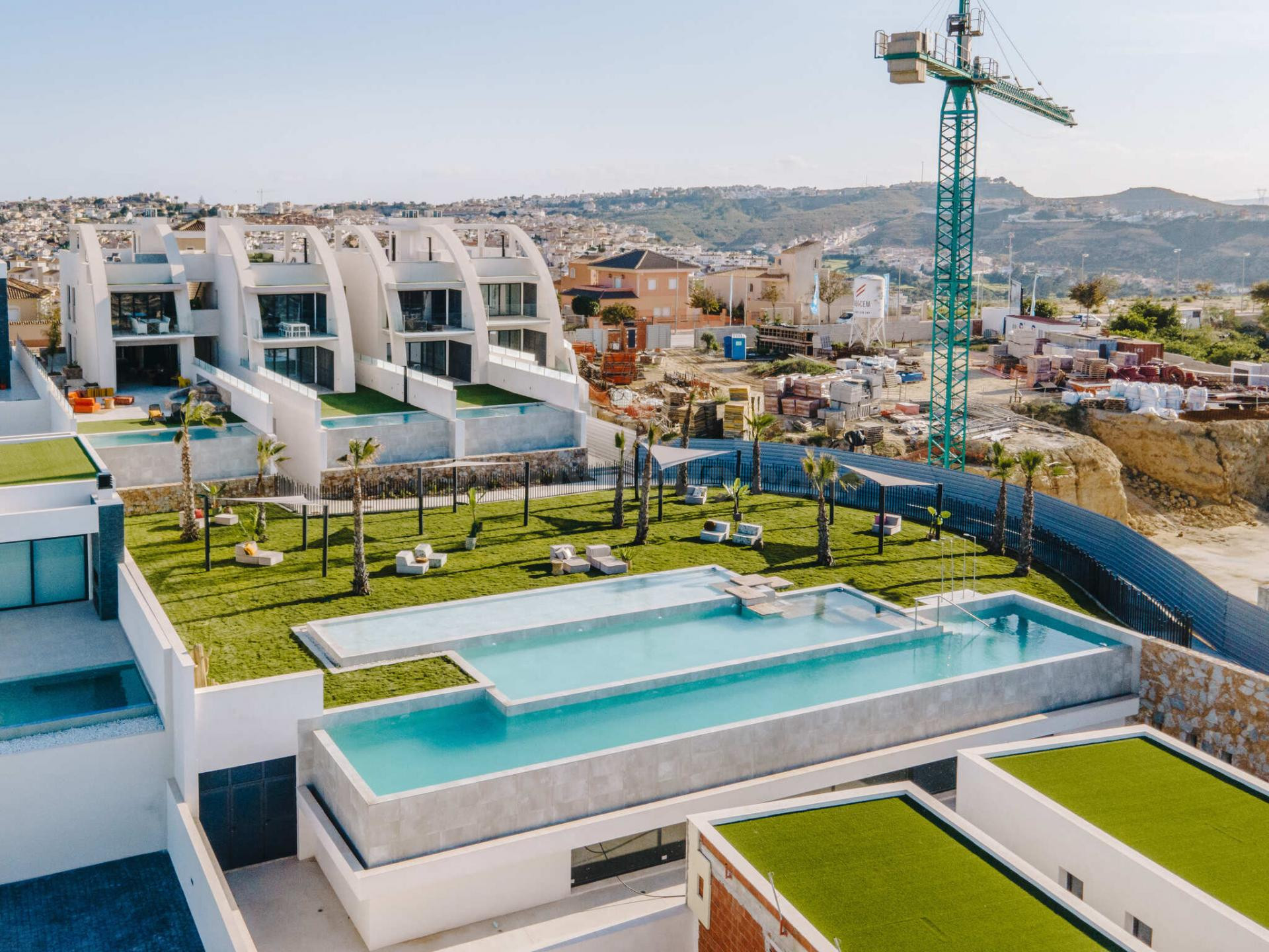 Bungalow Planta Baja 4 habitaciones 240m² en venta - Ciudad  - foto 2