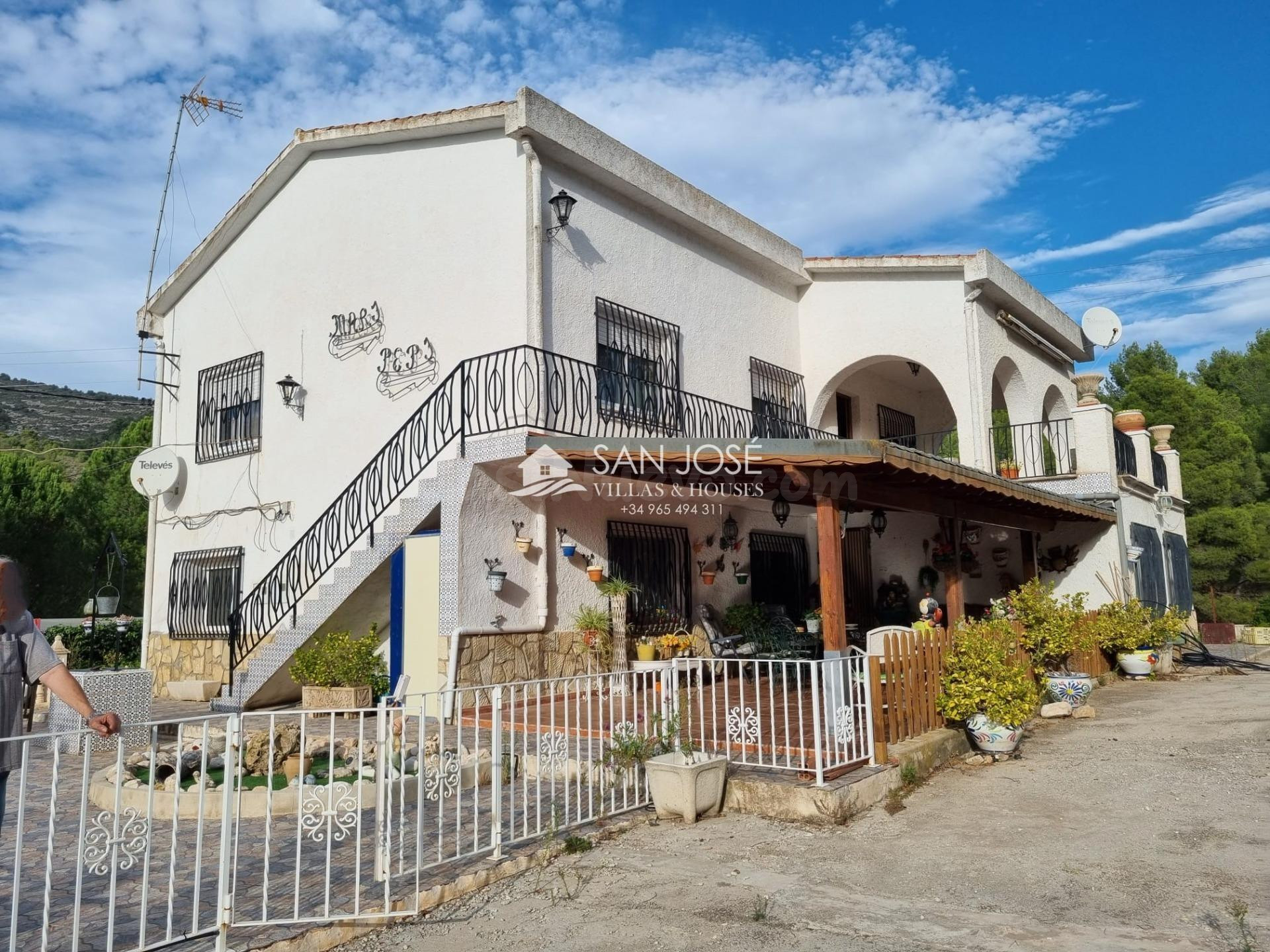 Se vende chalet en Petrer, zona Caprala