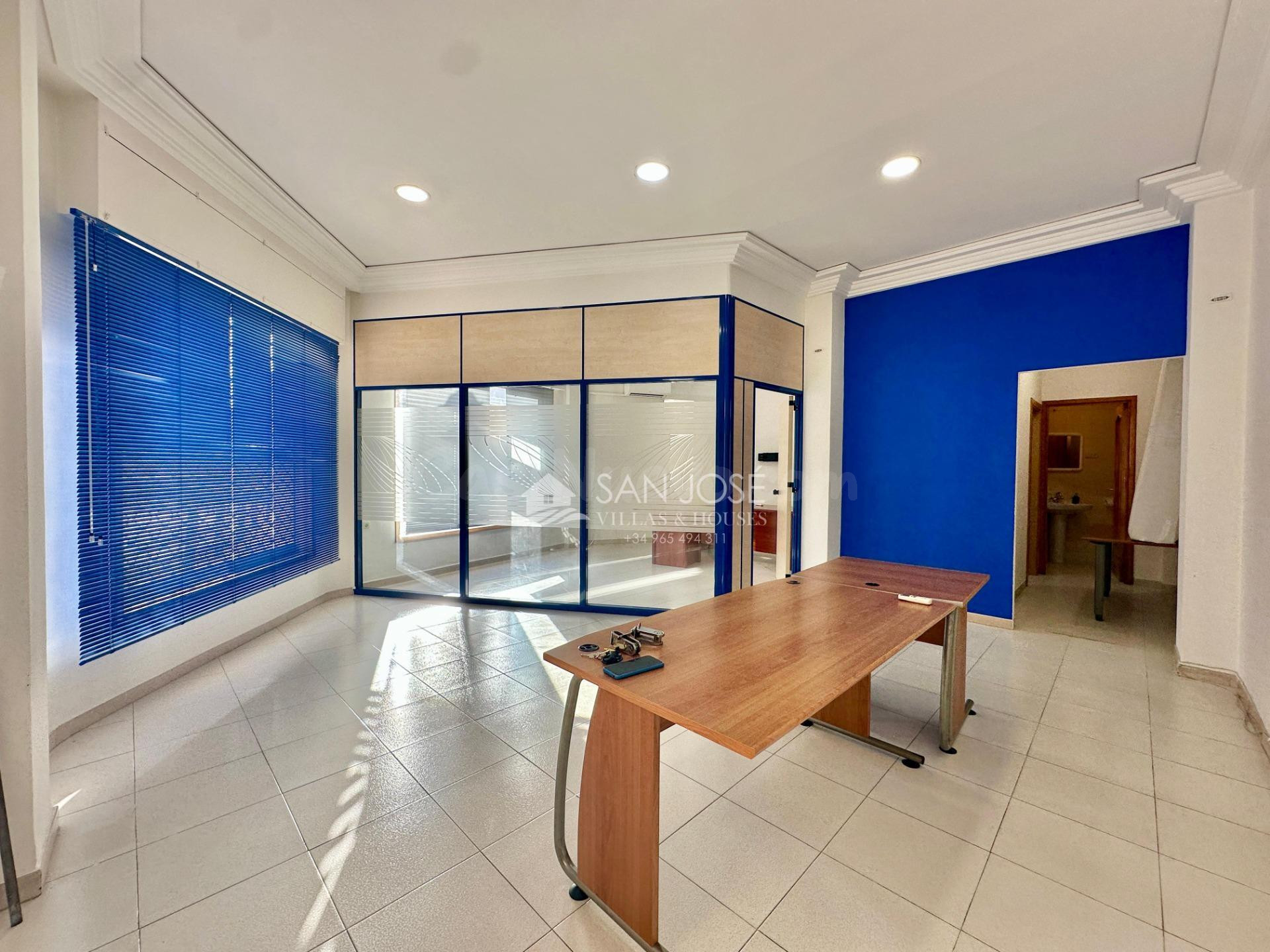 Local comercial 84m² en alquiler - Centro