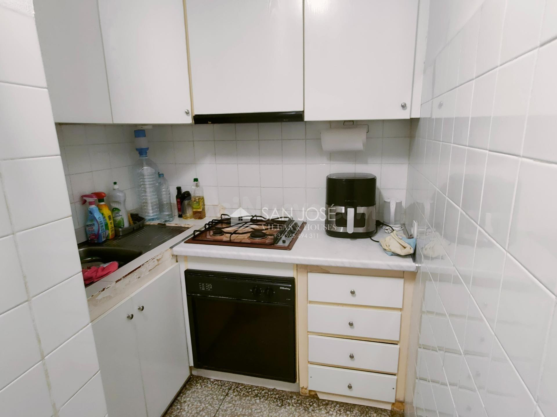 SE VENDE PISO EN PLENO CENTRO DE ASPE - foto 3
