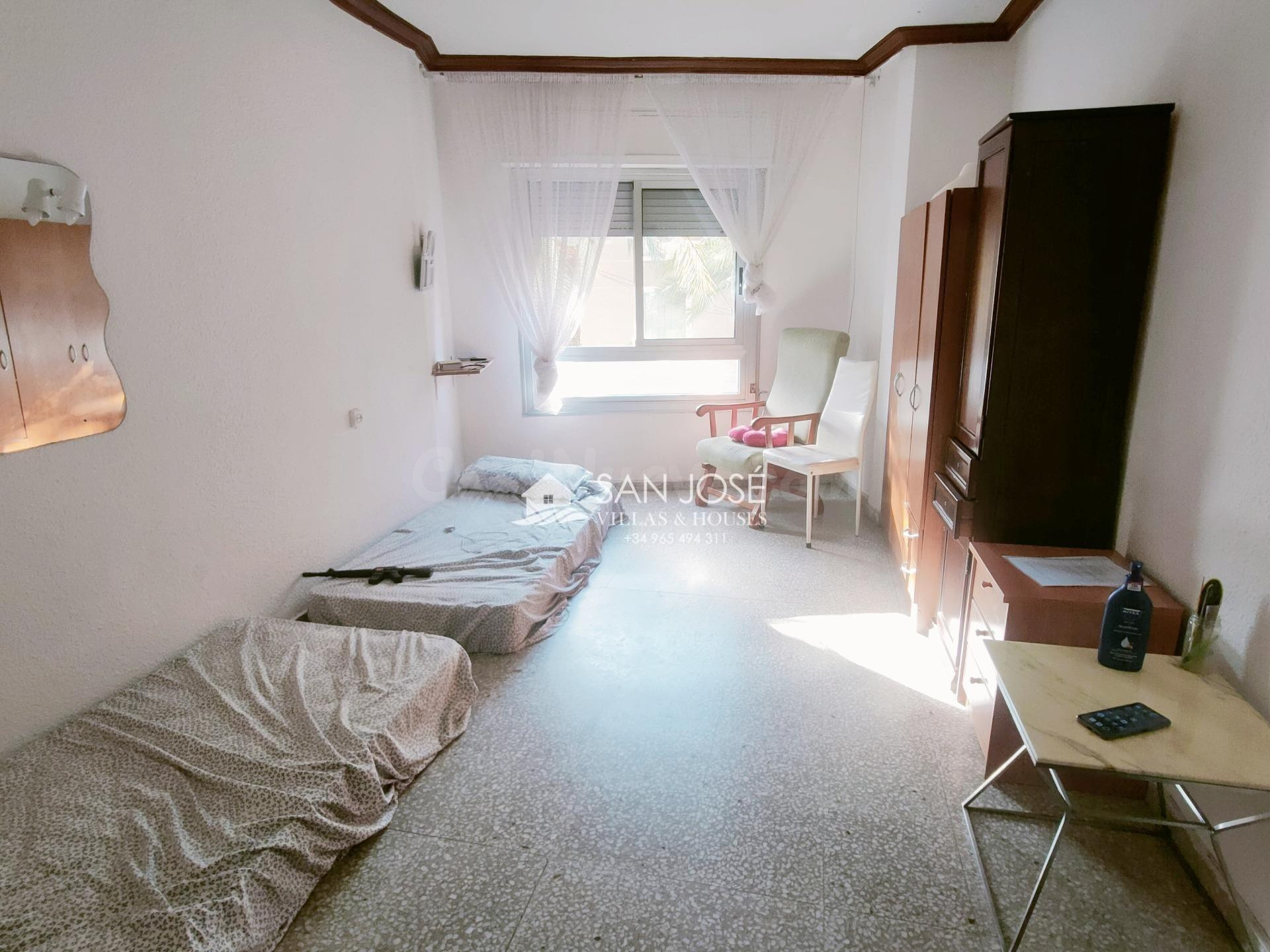 VENTA DE PISO EN PLENO CENTRO DE ASPE - foto 4