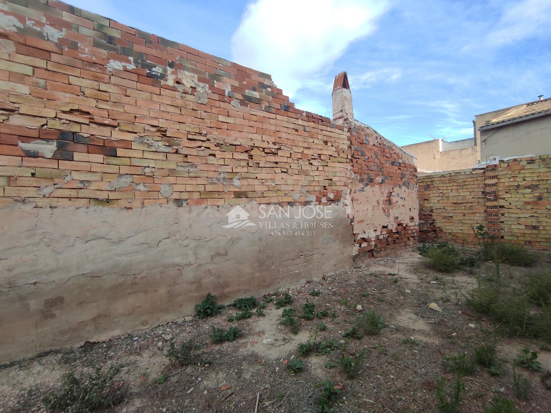 SE VENDE PARCELA URBANA DE 801M CON ALMACEN PARA REFORMAR DE - foto 4