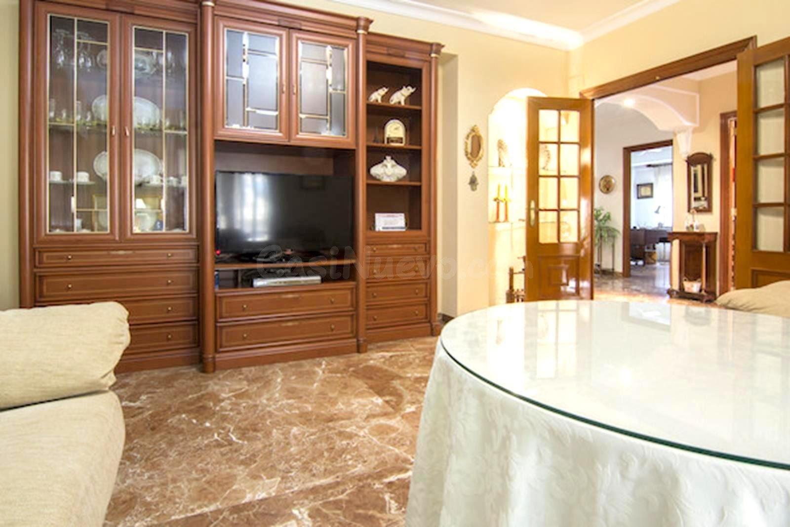 ESTUPENDO CHALET CON JARDÍN, TERRAZA Y GARAJE EN CANALS - foto 4
