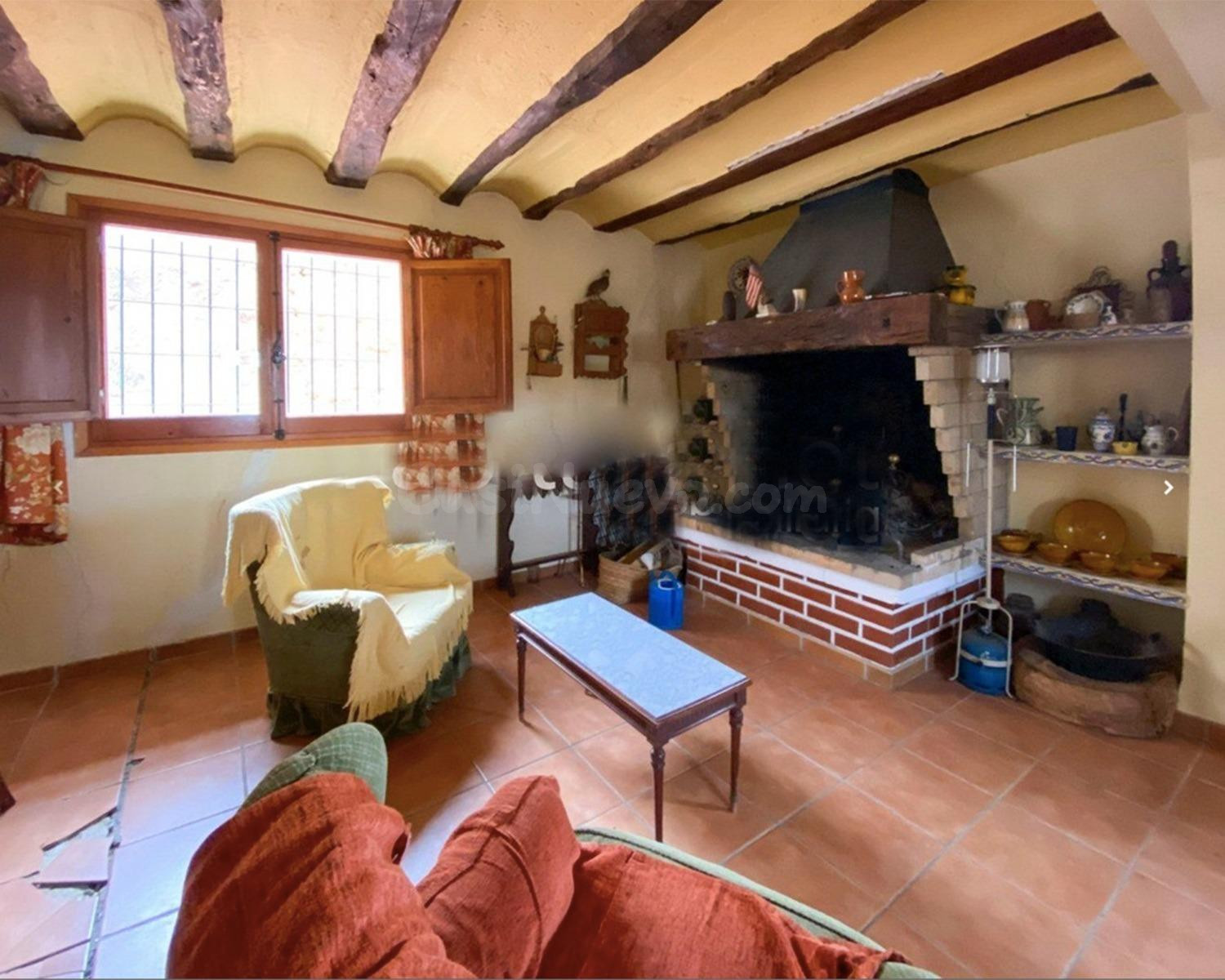 TU REFUGIO IDEAL: FINCA RÚSTICA EN MEDIO DE LA MONTAÑA - foto 3