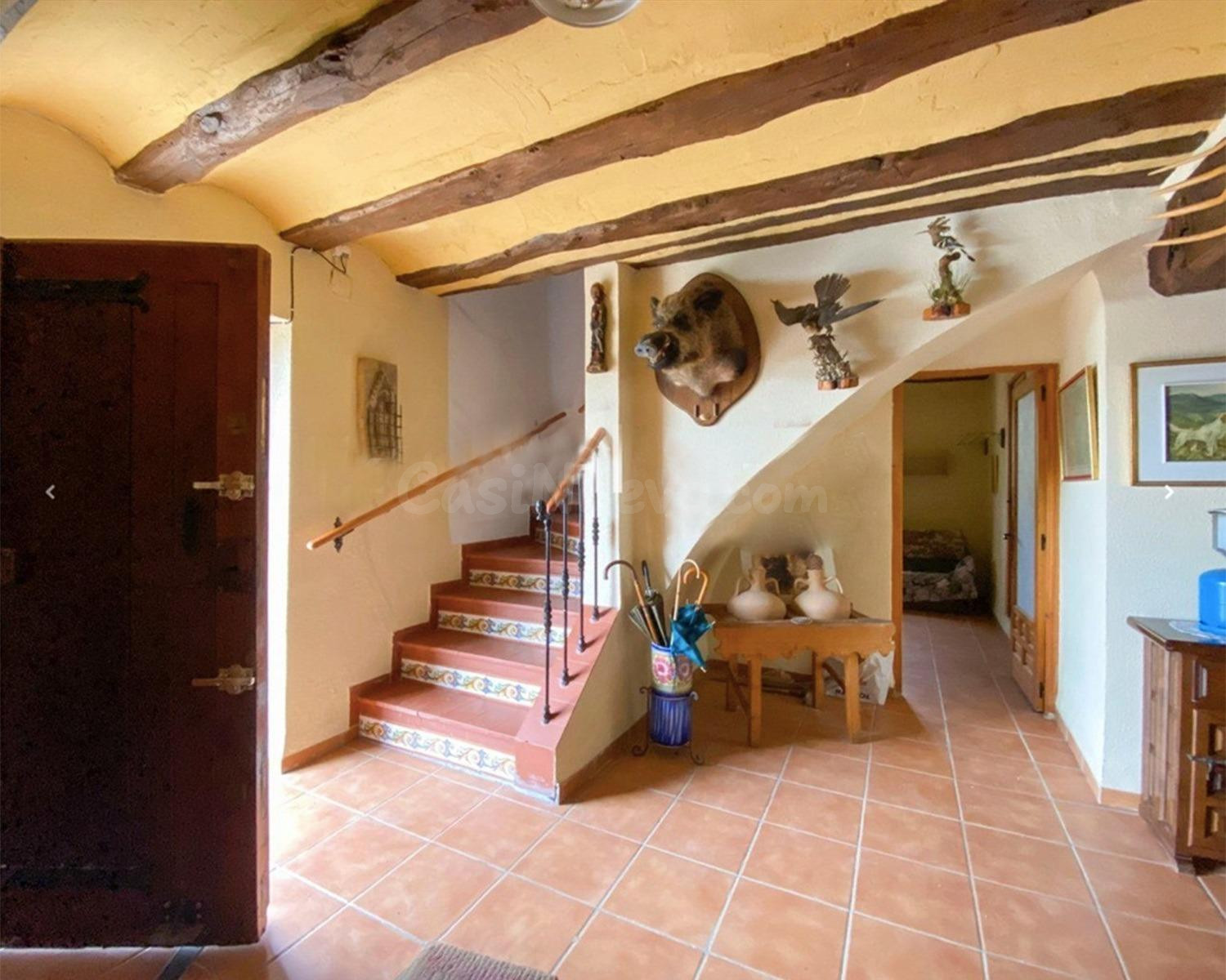 TU REFUGIO IDEAL: FINCA RÚSTICA EN MEDIO DE LA MONTAÑA - foto 4