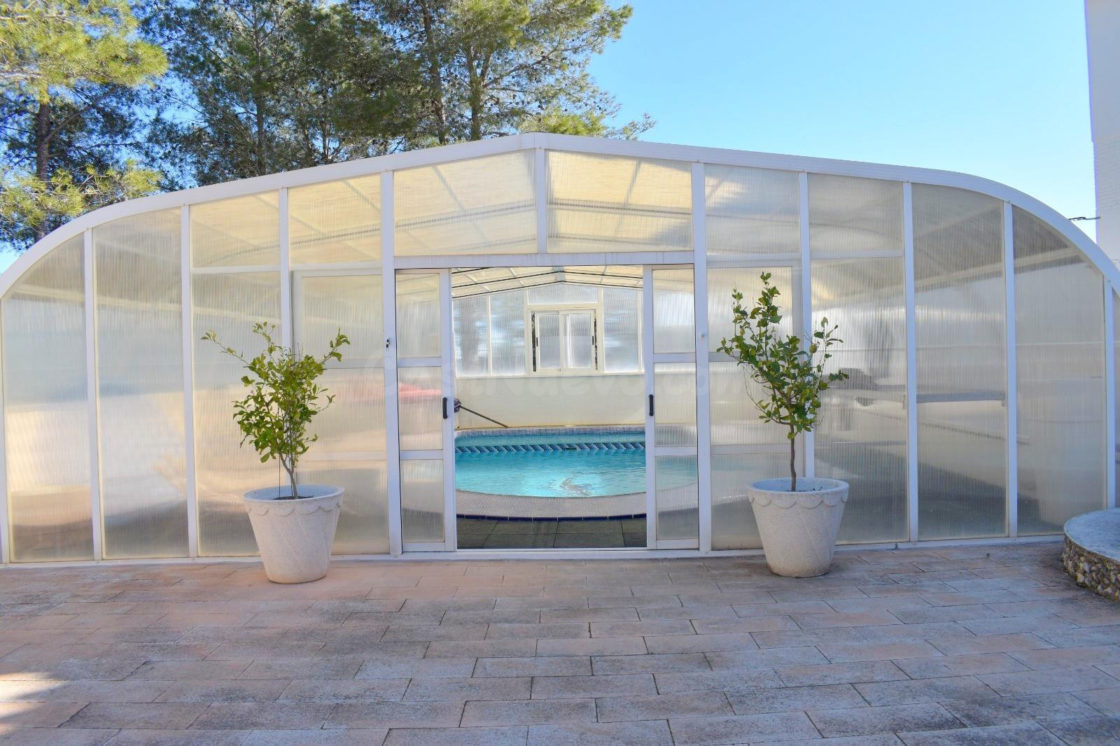 CHALET REFORMADO CON PISCINA CLIMATIZADA