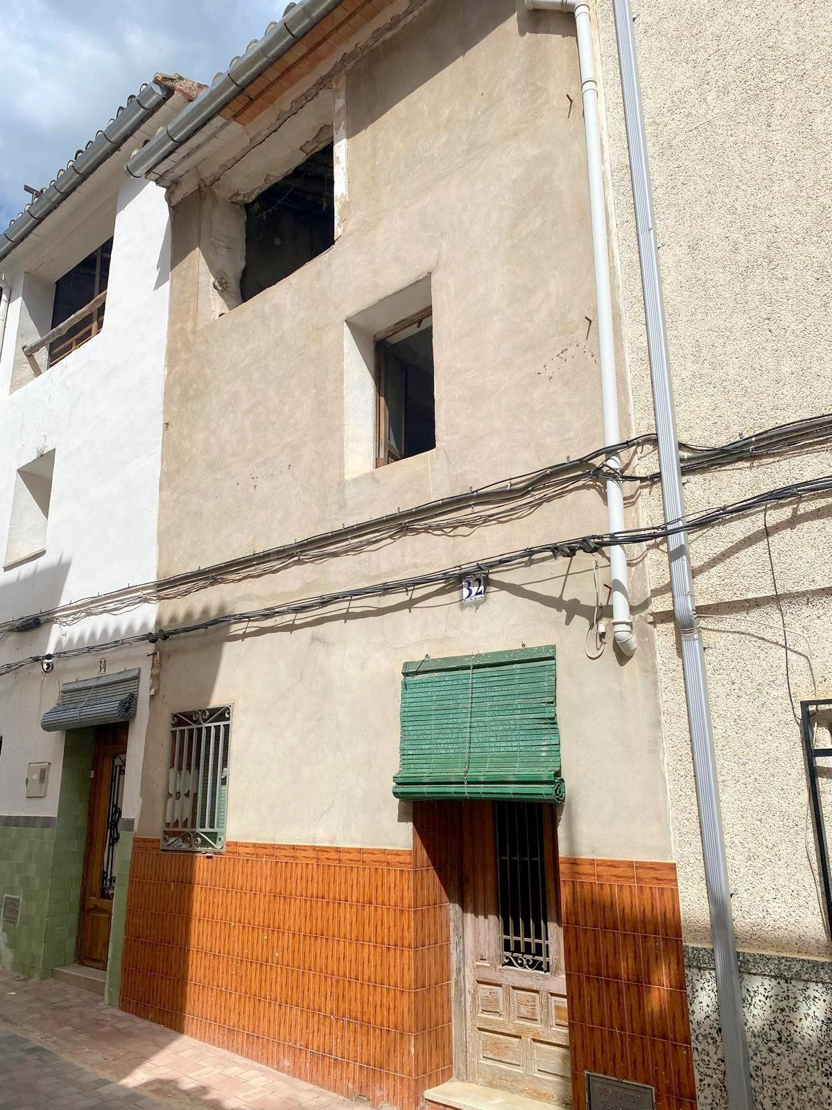 CASA EN VENTA PARA REHABILITAR EN SANTA ANA