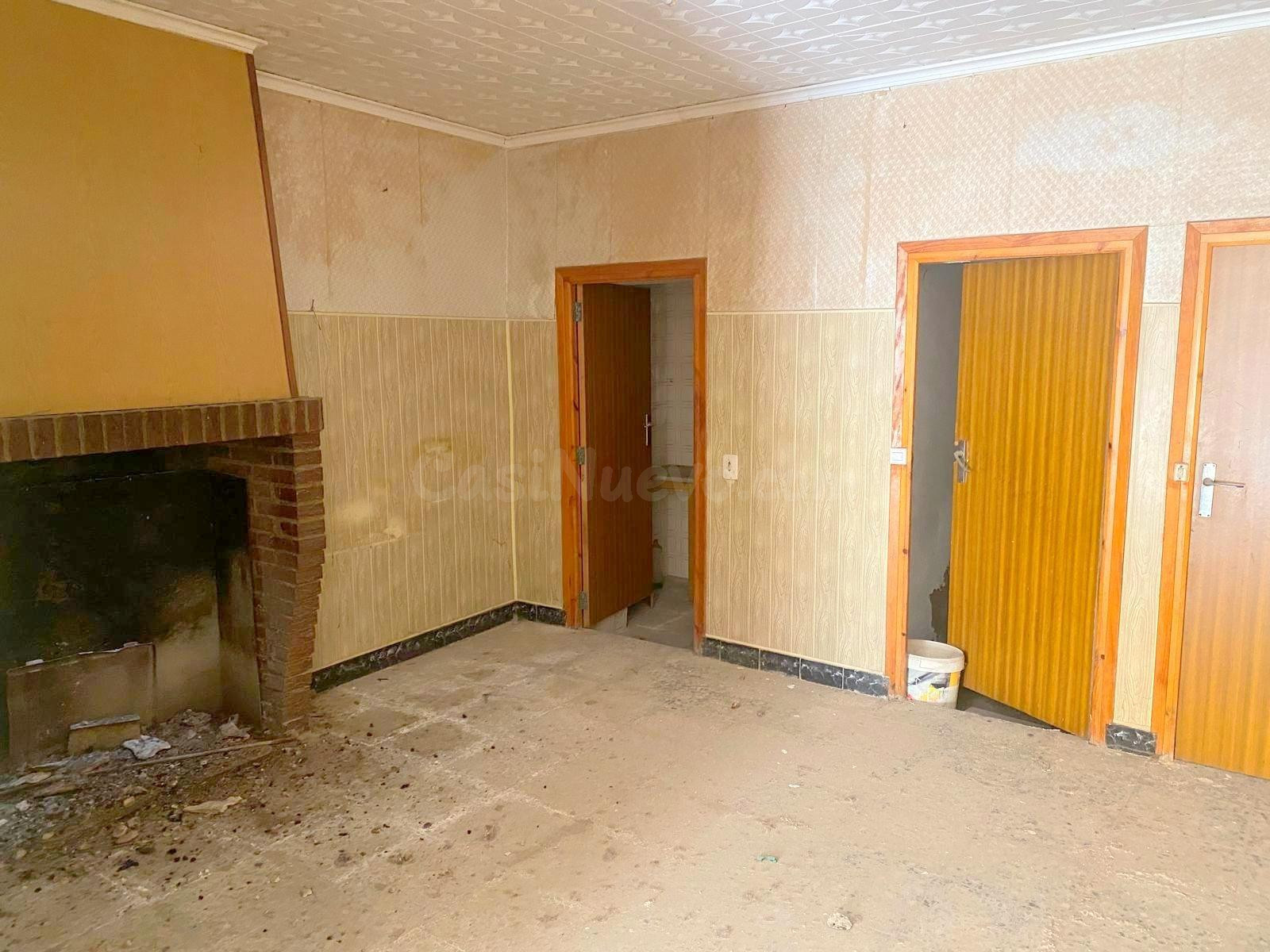 CASA EN VENTA PARA REHABILITAR EN SANTA ANA - foto 4