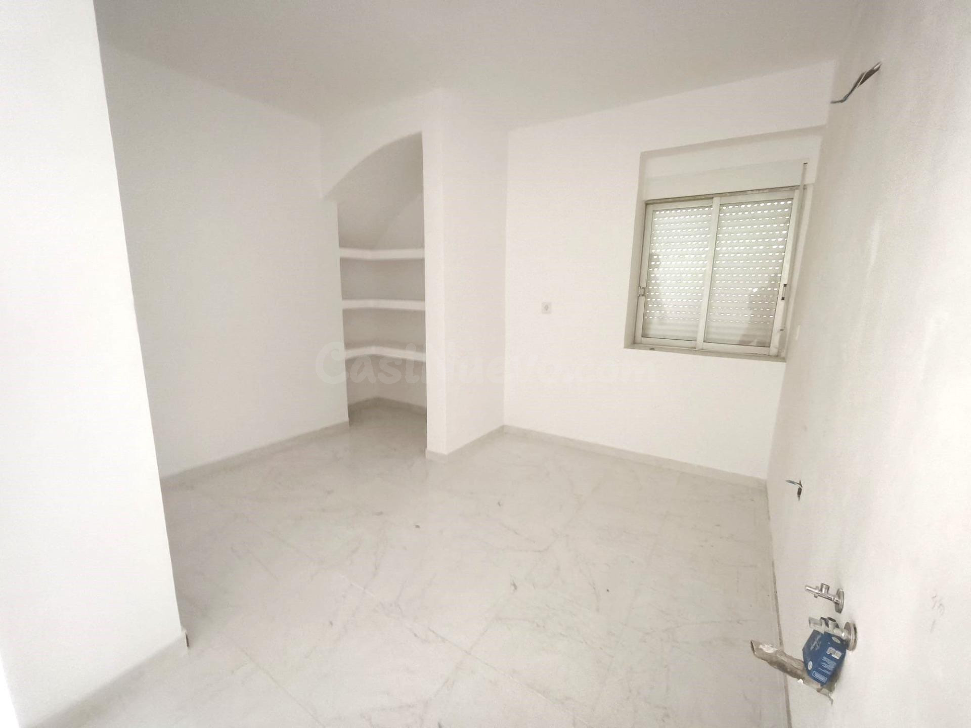Amplia Planta Baja Reformada en Beniganim por €125,000 - foto 2