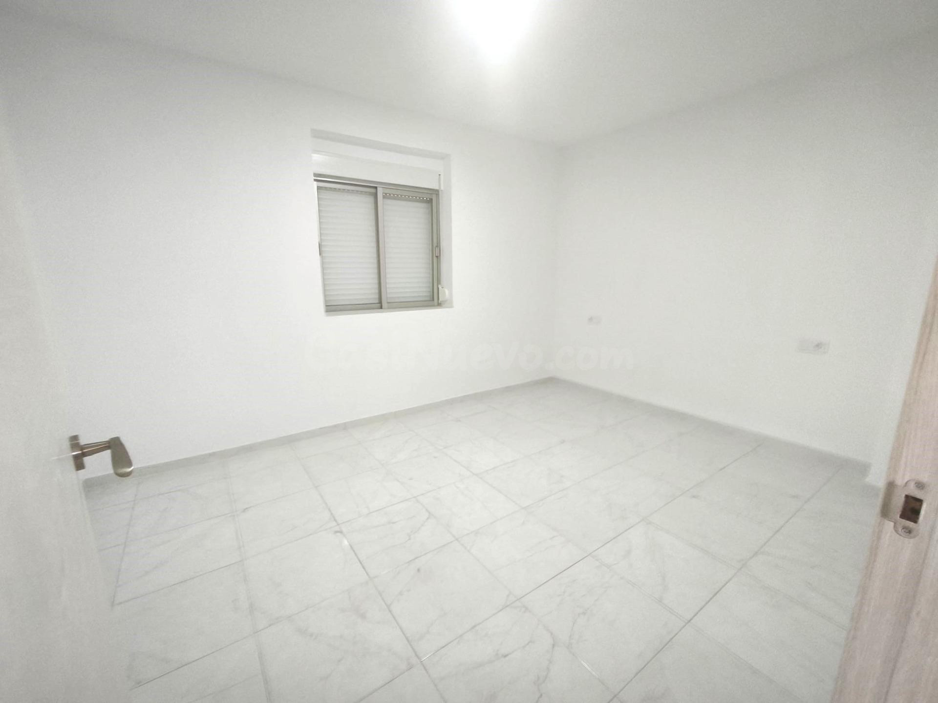 Amplia Planta Baja Reformada en Beniganim por €125,000 - foto 5