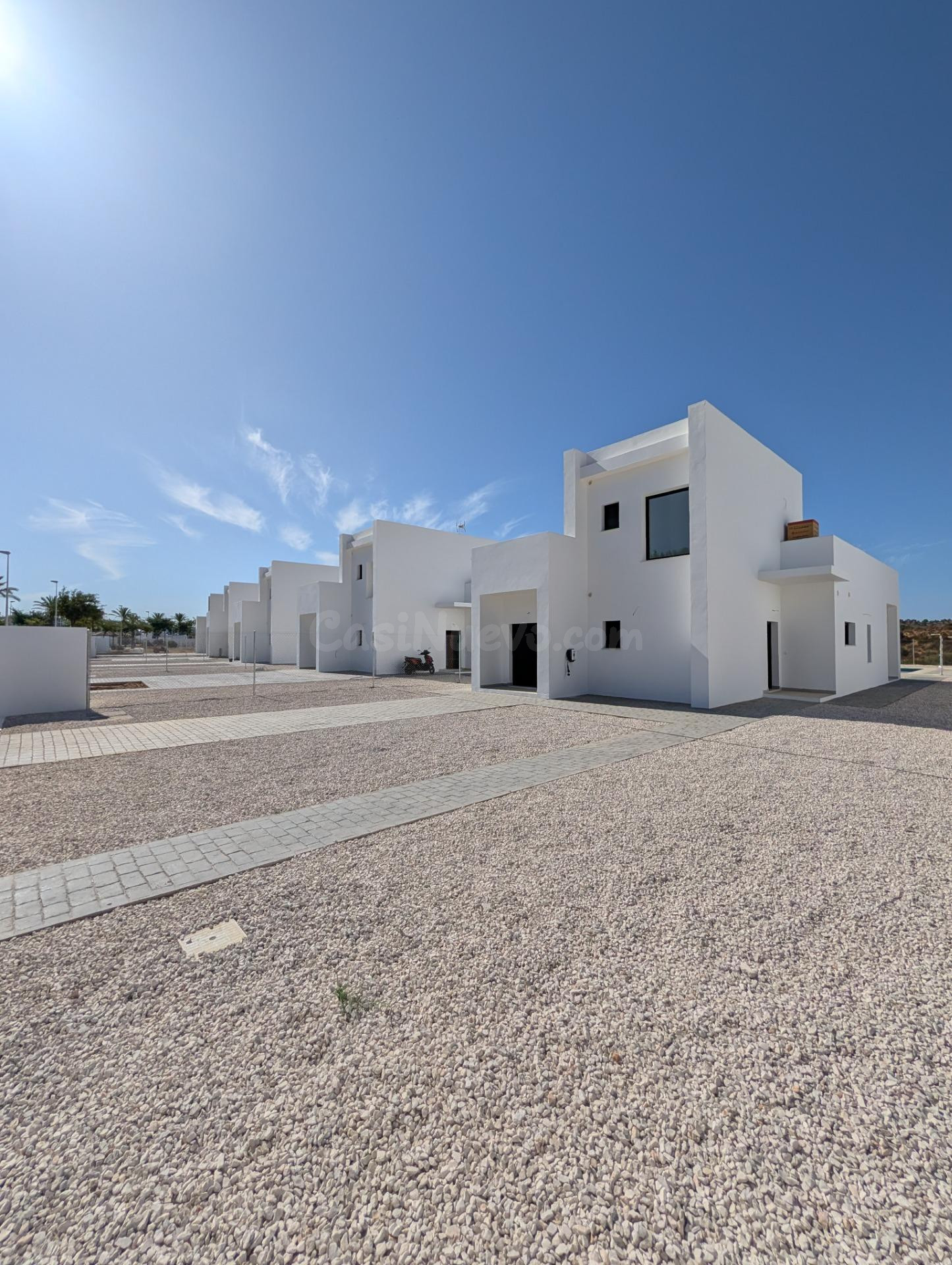 OBRA NUEVA PROMOCIÓN DE 6 CHALETS INDEPENDIENTES CON PISCINA