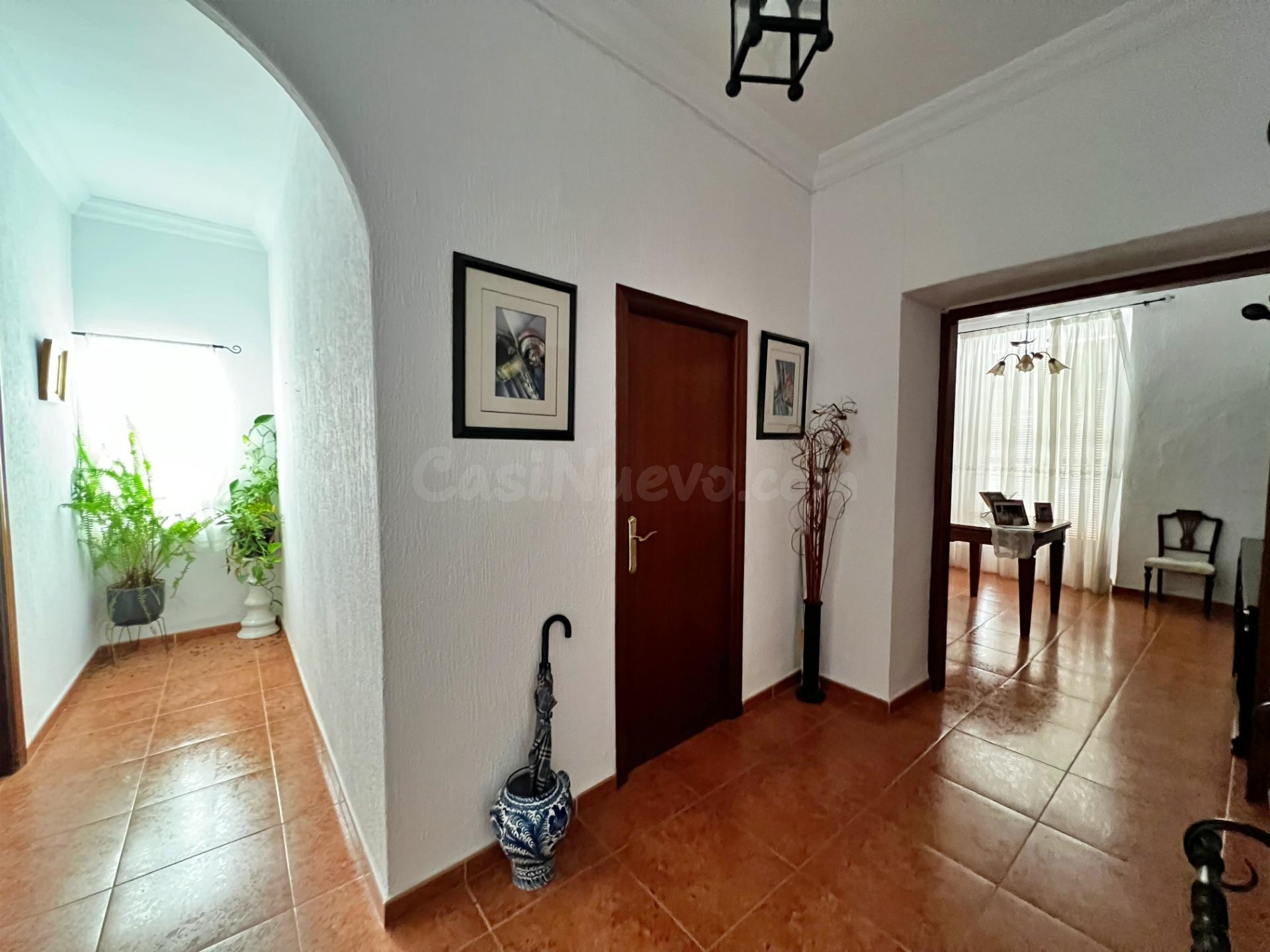CASA DE 4 DORMITORIOS EN 1º PLANTA EN EL CENTRO DE LA CIUDAD - foto 2