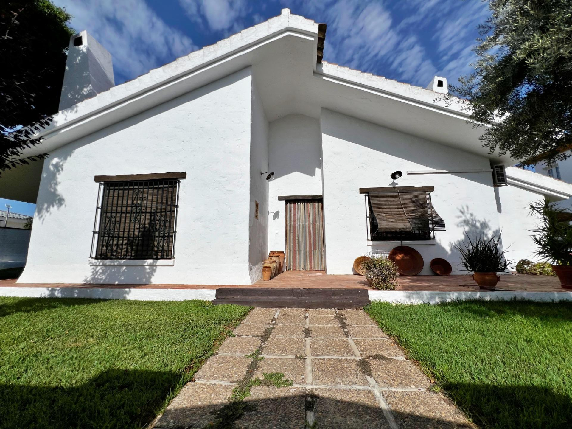 CHALET INDEPENDIENTE DE 4 DORMITORIOS EN VILLA ANTONIA - foto 2