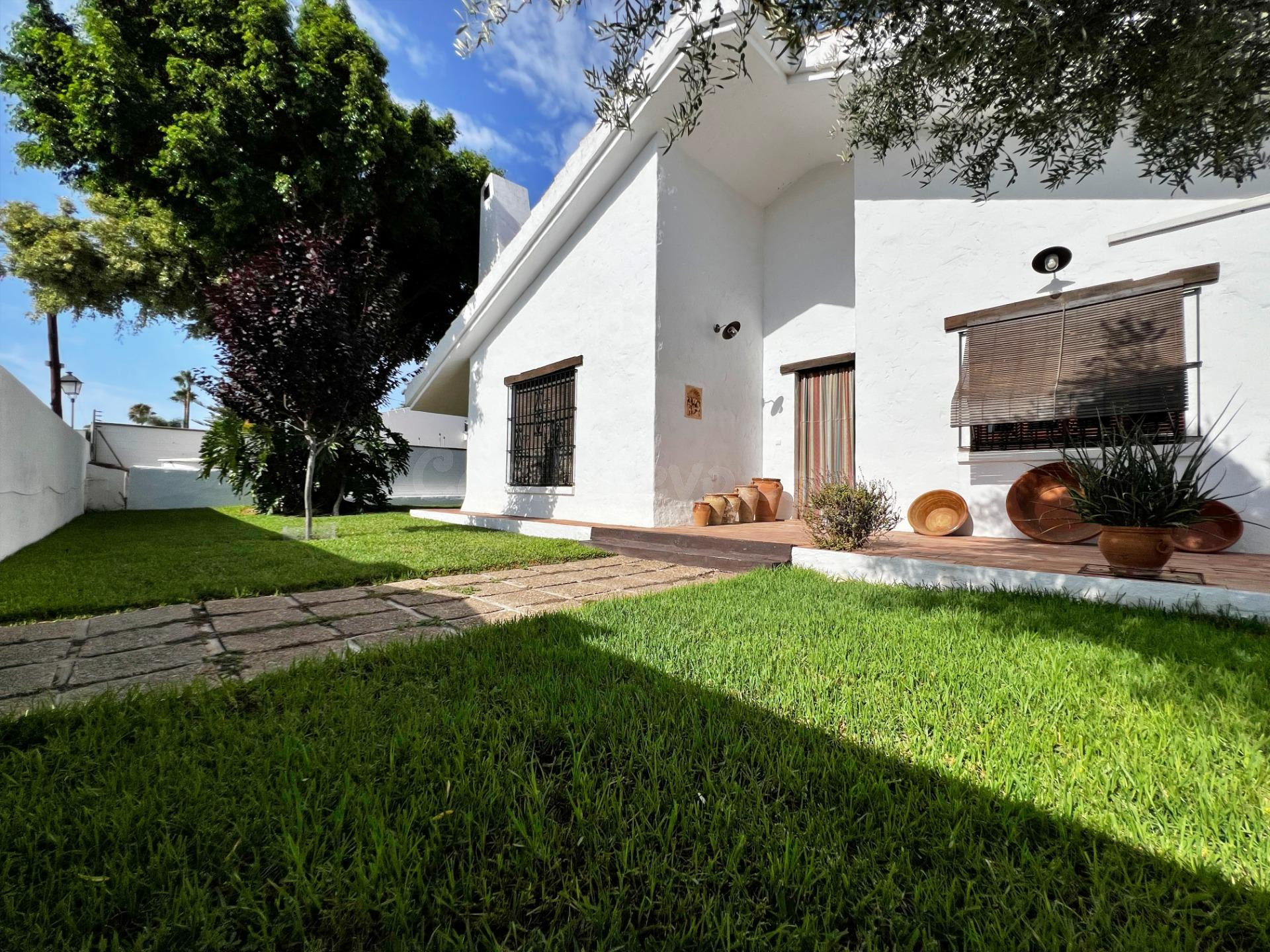 CHALET INDEPENDIENTE DE 4 DORMITORIOS EN VILLA ANTONIA - foto 3