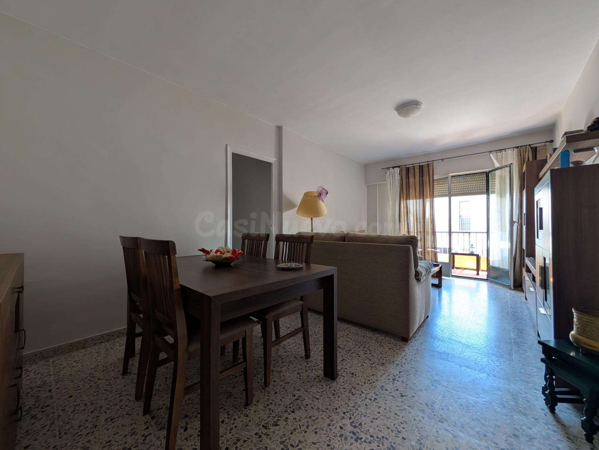 Amplio y Acogedor Apartamento en Primera Planta con Acceso p - foto 4