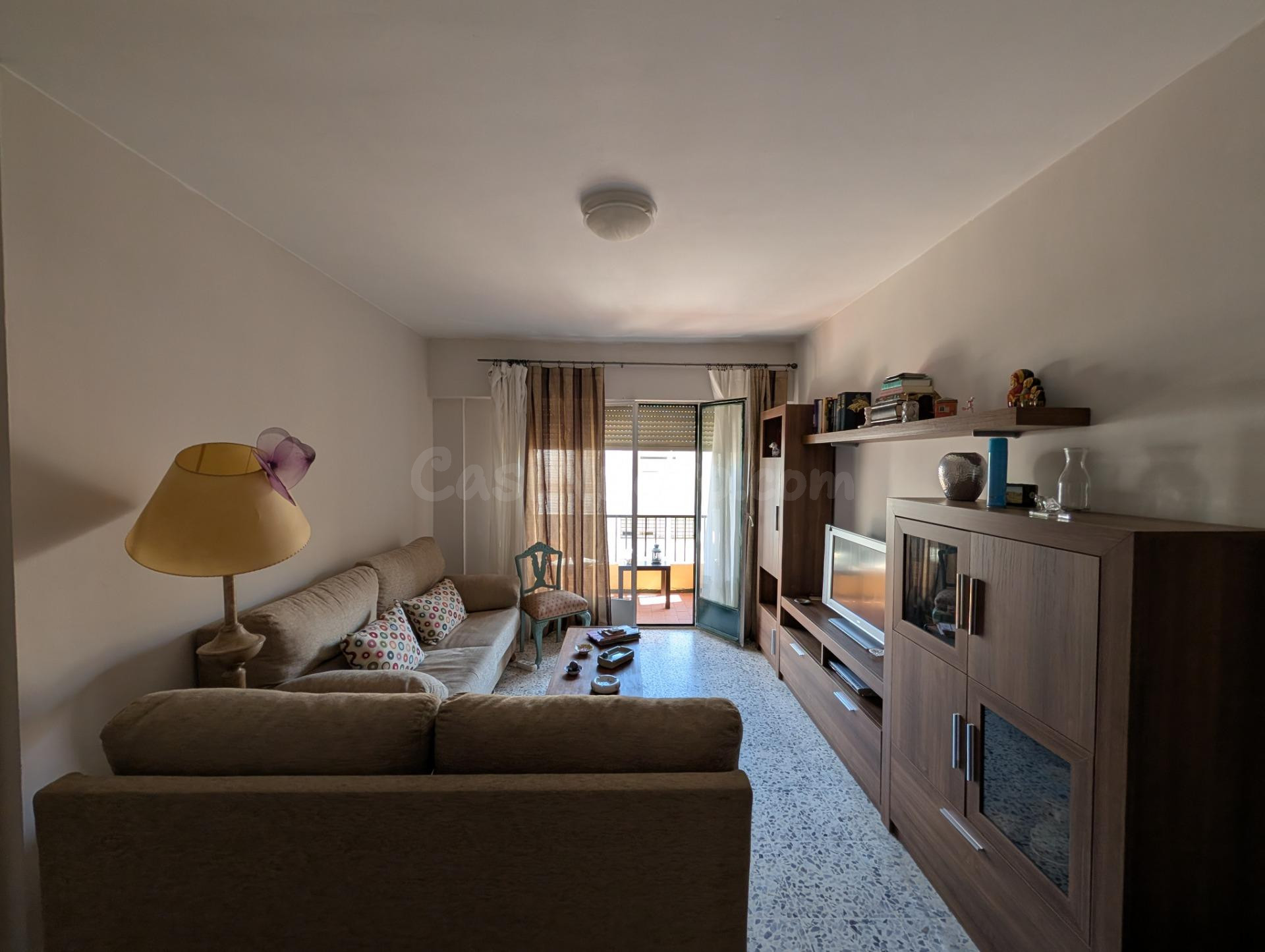 Amplio y Acogedor Apartamento en Primera Planta con Acceso p - foto 5