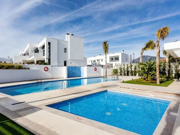 Exclusiva casa adosada nueva en Guadalmina Alta, cerca de to - foto 2