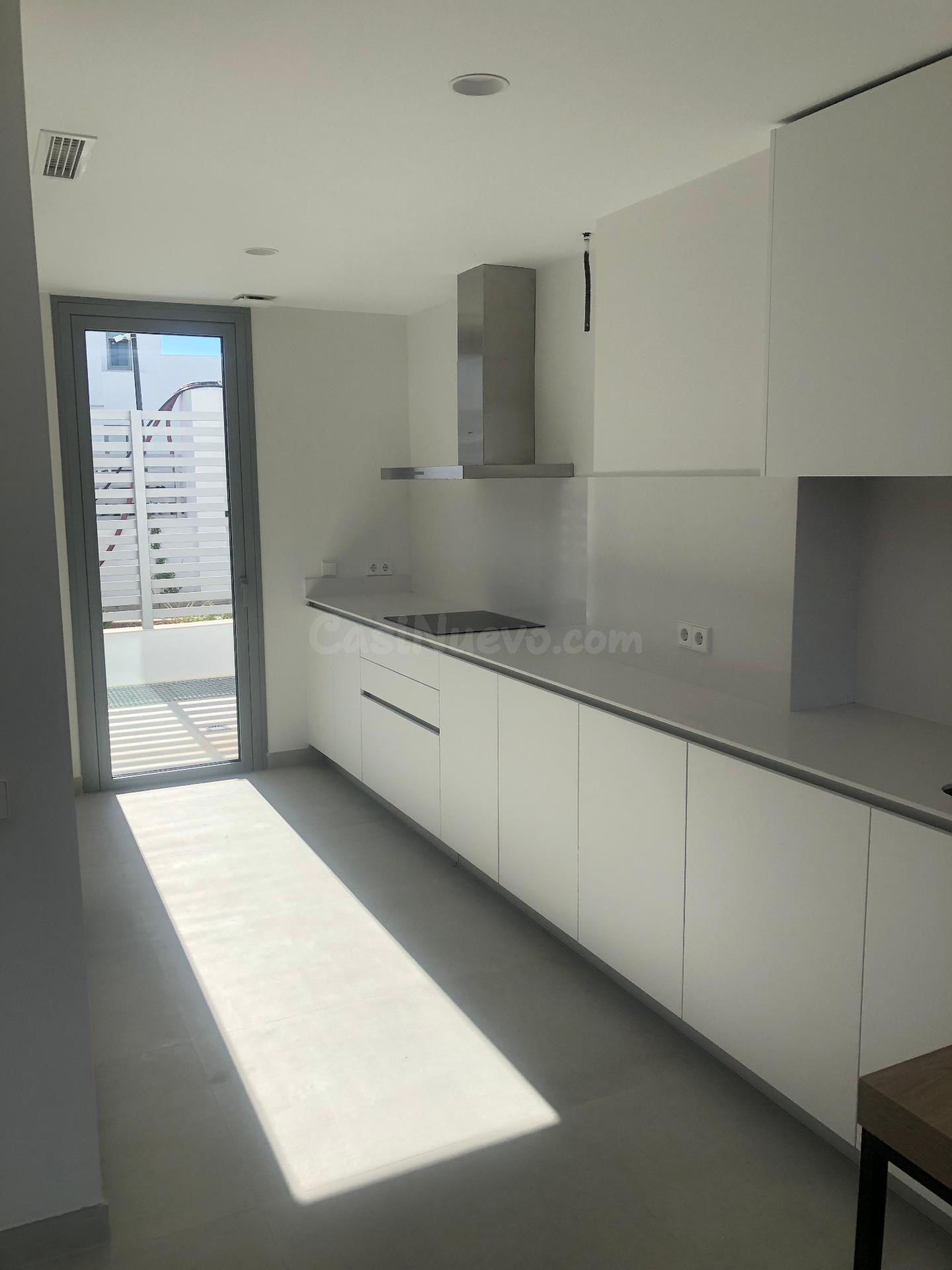 Exclusiva casa adosada nueva en Guadalmina Alta, cerca de to - foto 4