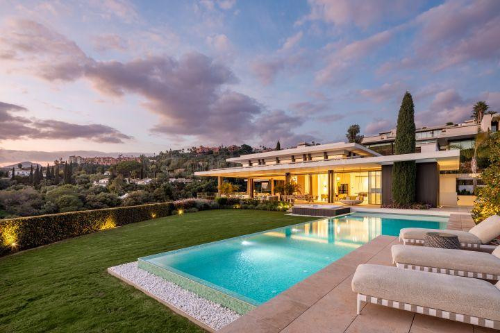 Exclusiva Villa de Diseño Moderno con Vistas Panorámicas y P - foto 2