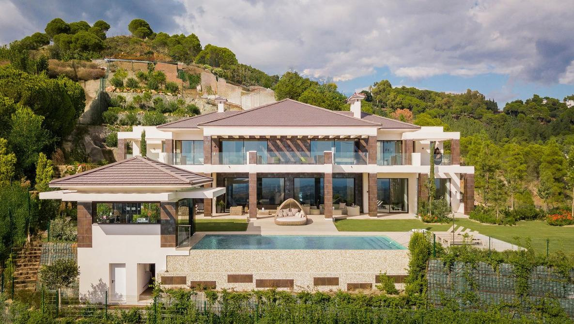 Impresionante villa de 9 dormitorios en La Reserva del Alcuz - foto 2