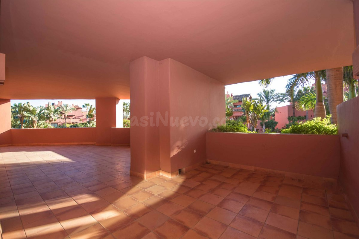 Apartamento de lujo en 100 m del mar en Las Nayades, Estepon - foto 2