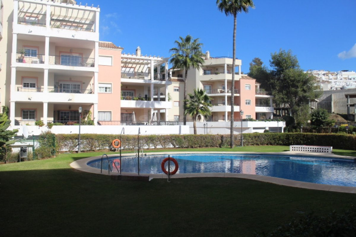 Apartamento completamente reformado en Urb. River Garden, Nueva Andalucia