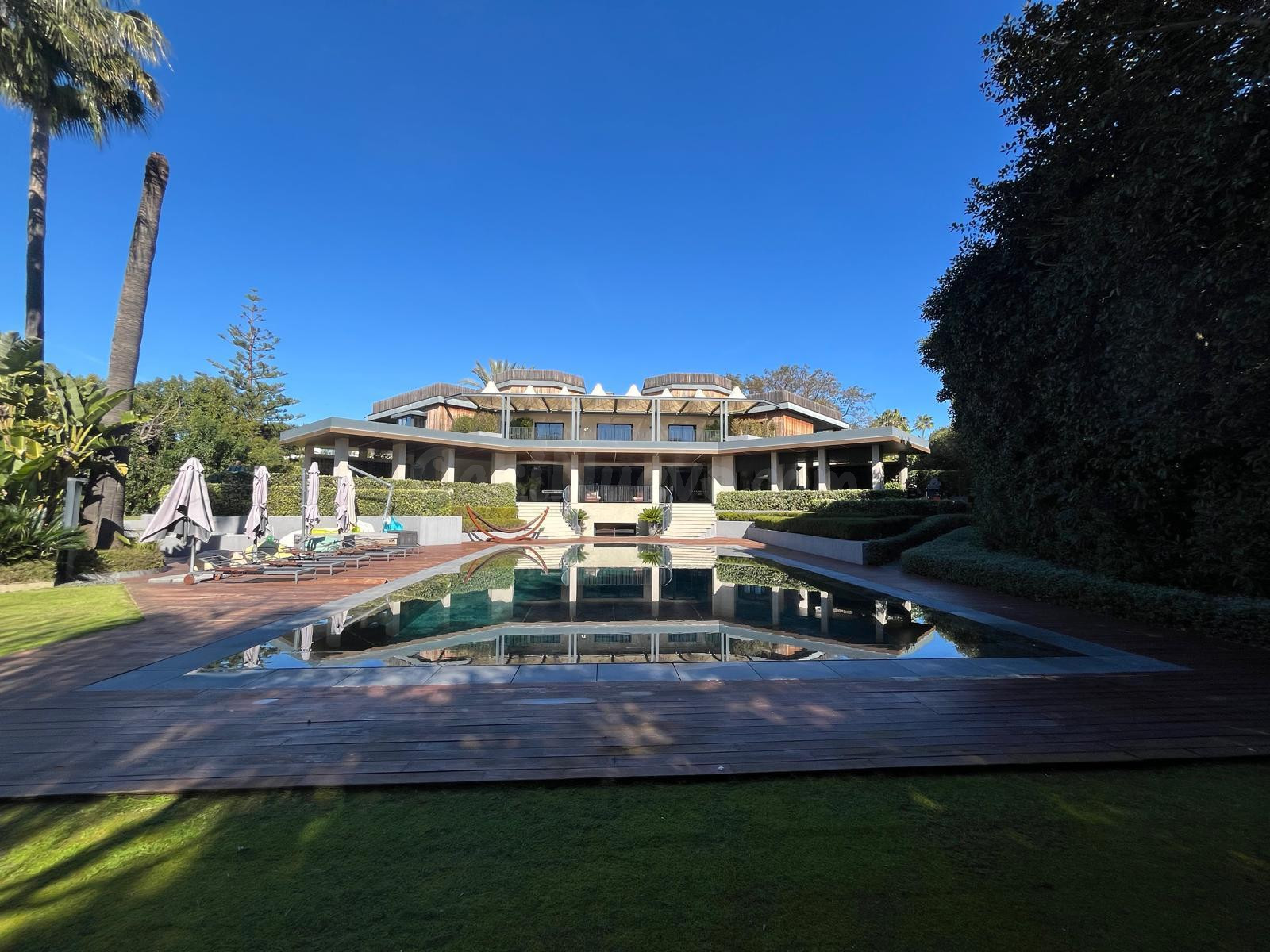 Villa de Lujo Contemporánea en Guadalmina Baja, Marbella – Cerca del Golf y la Playa