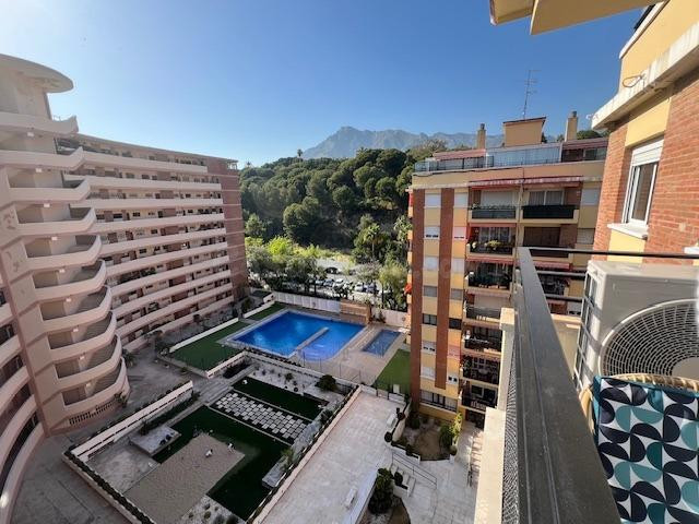 Piso de dos dormitorios a estrenar en Marbella centro con vi - foto 3