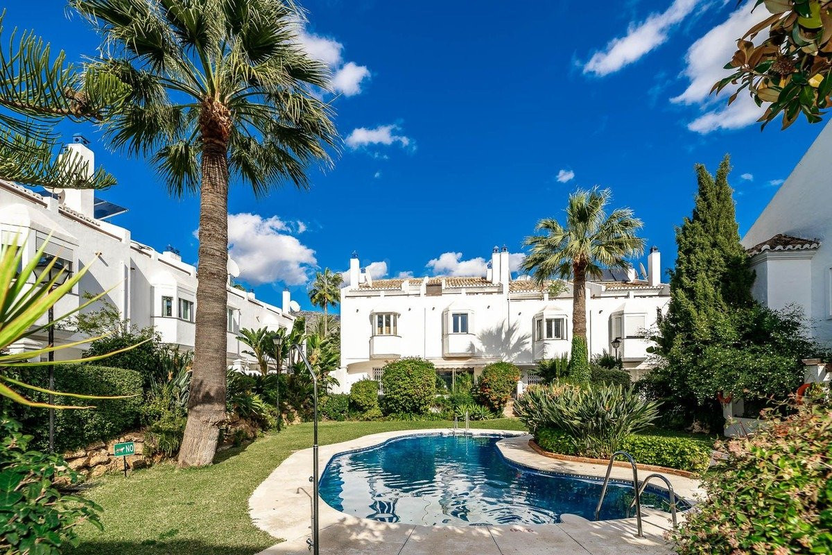 Exclusiva vivienda adosada ubicada in Arco Iris, Milla de Or