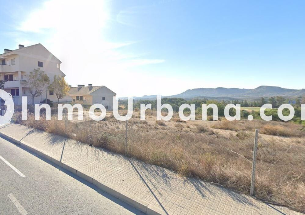 PARCELA URBANA EN VENTA € EN ALENDA GOLF EN 1ªLÍNEA.